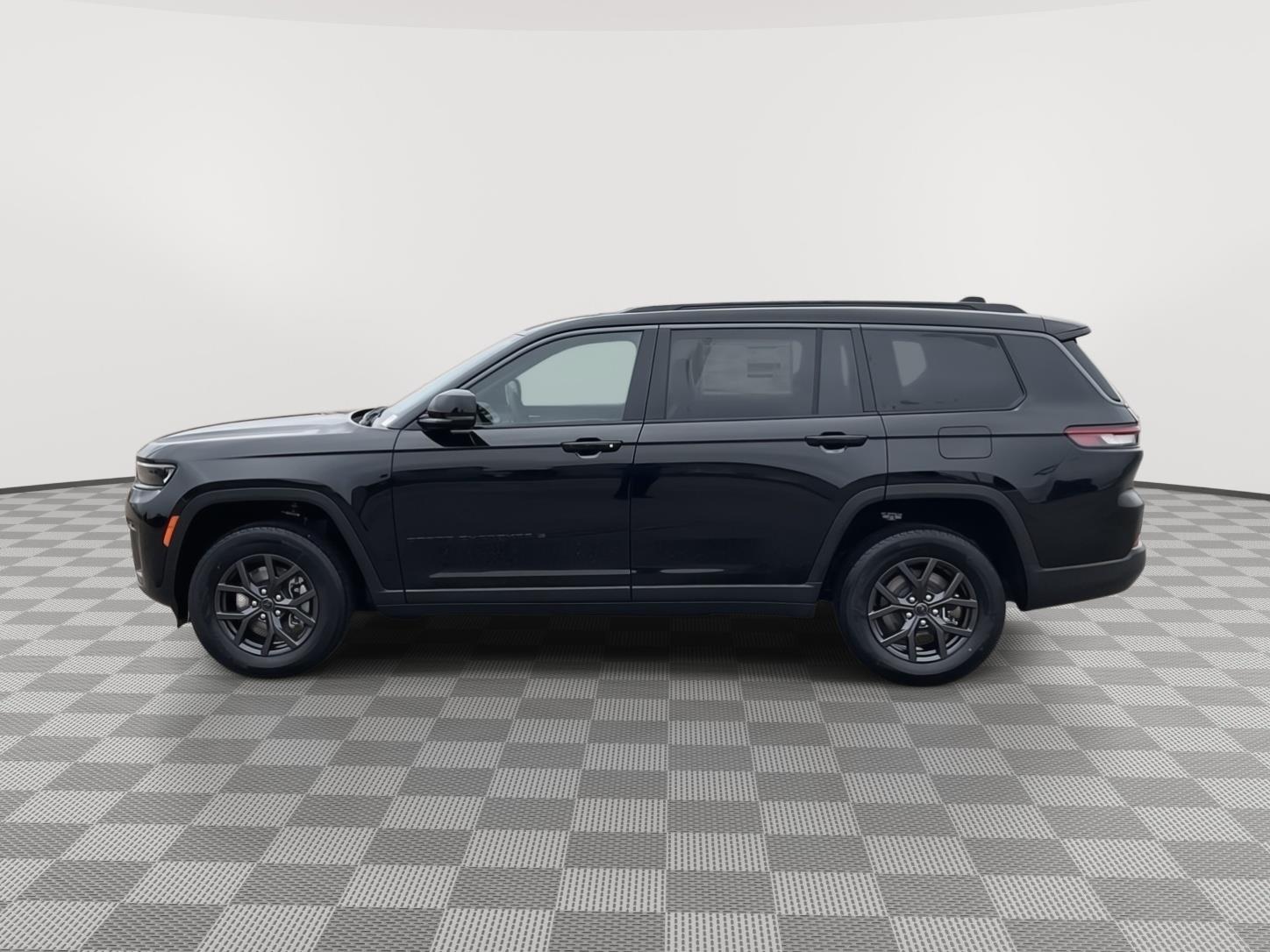 Vehicle photo 2
