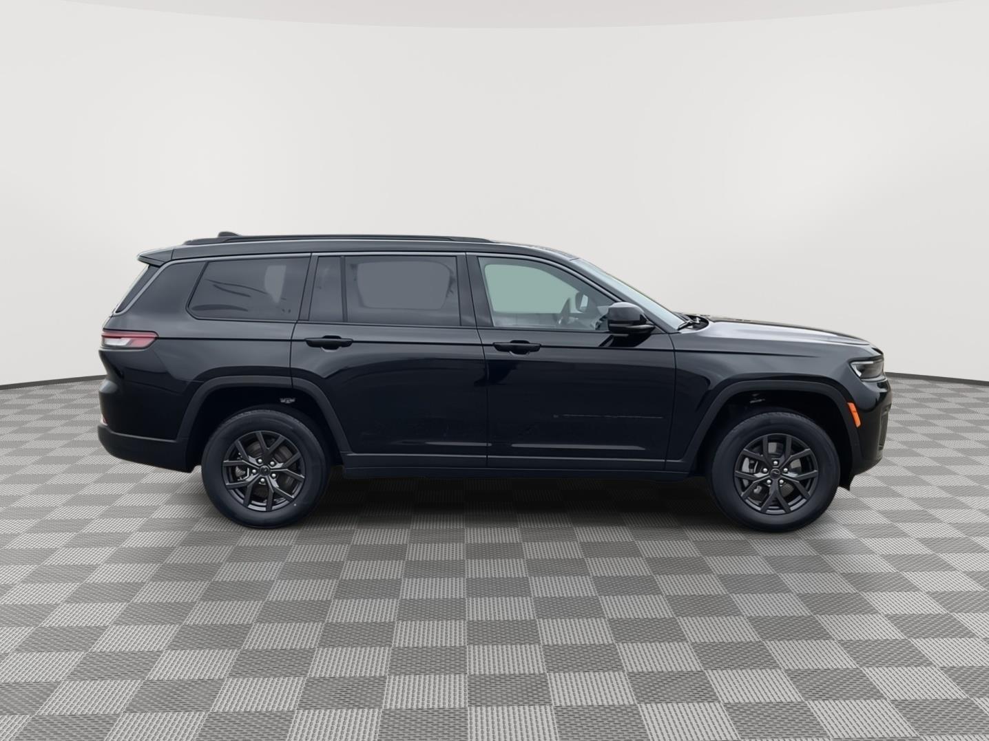 Vehicle photo 6