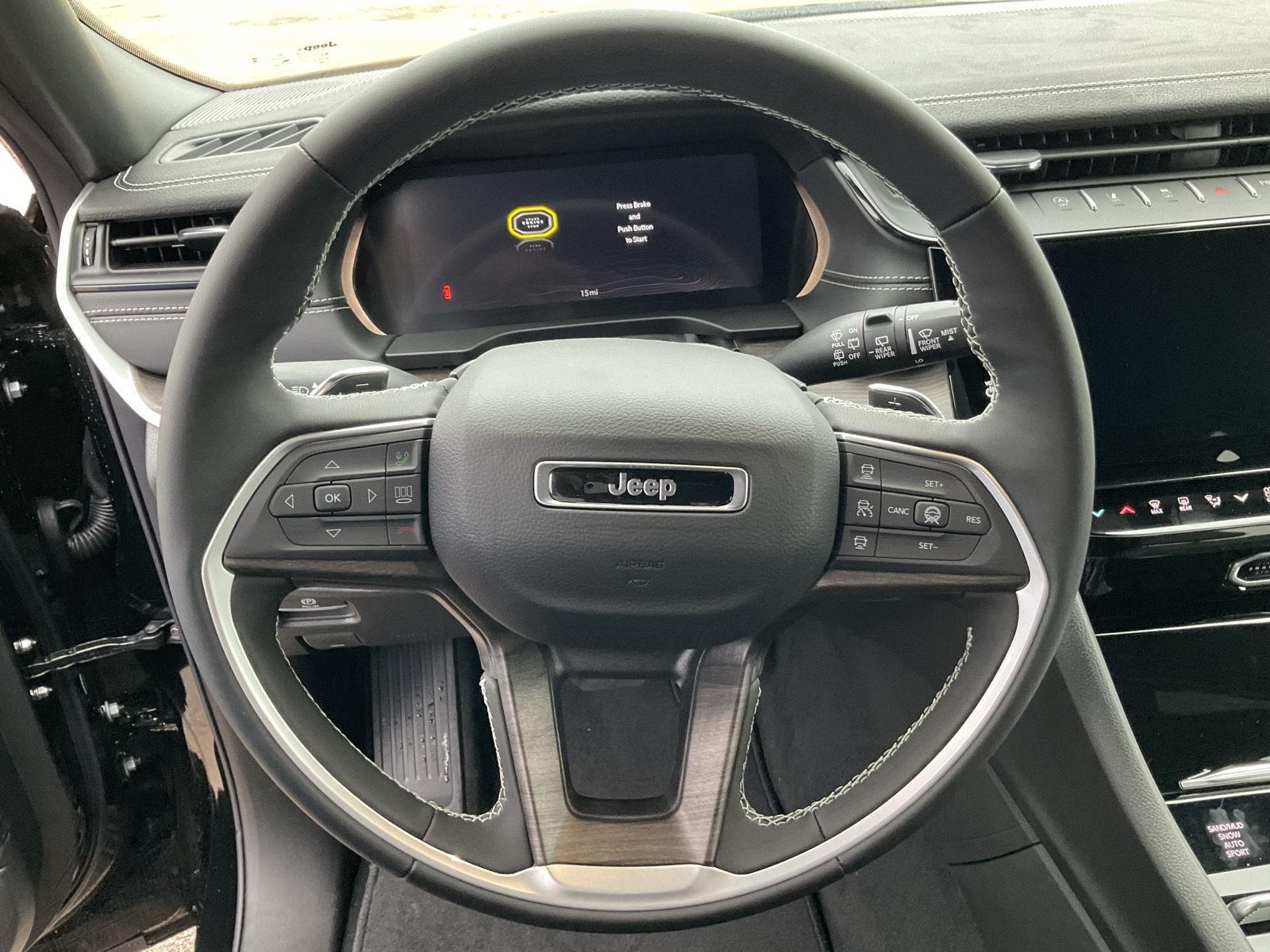 Vehicle photo 9