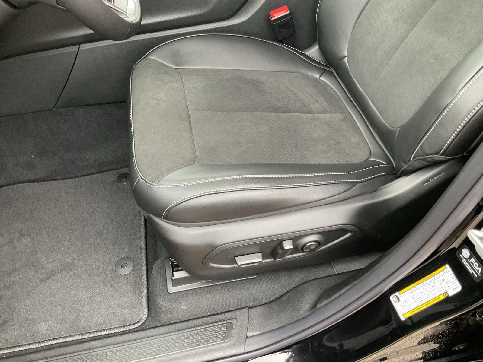 Vehicle photo 16