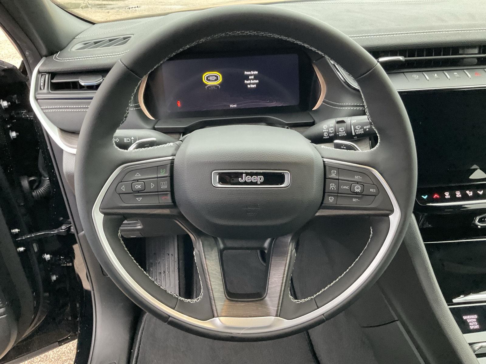 Vehicle photo 9