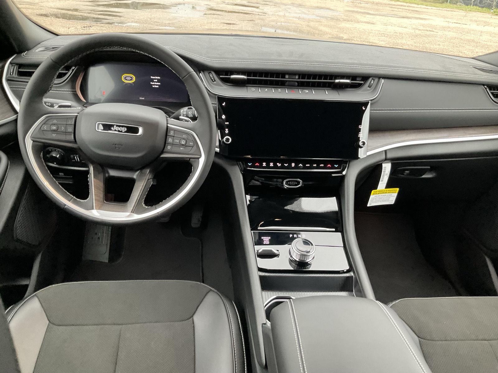 Vehicle photo 18