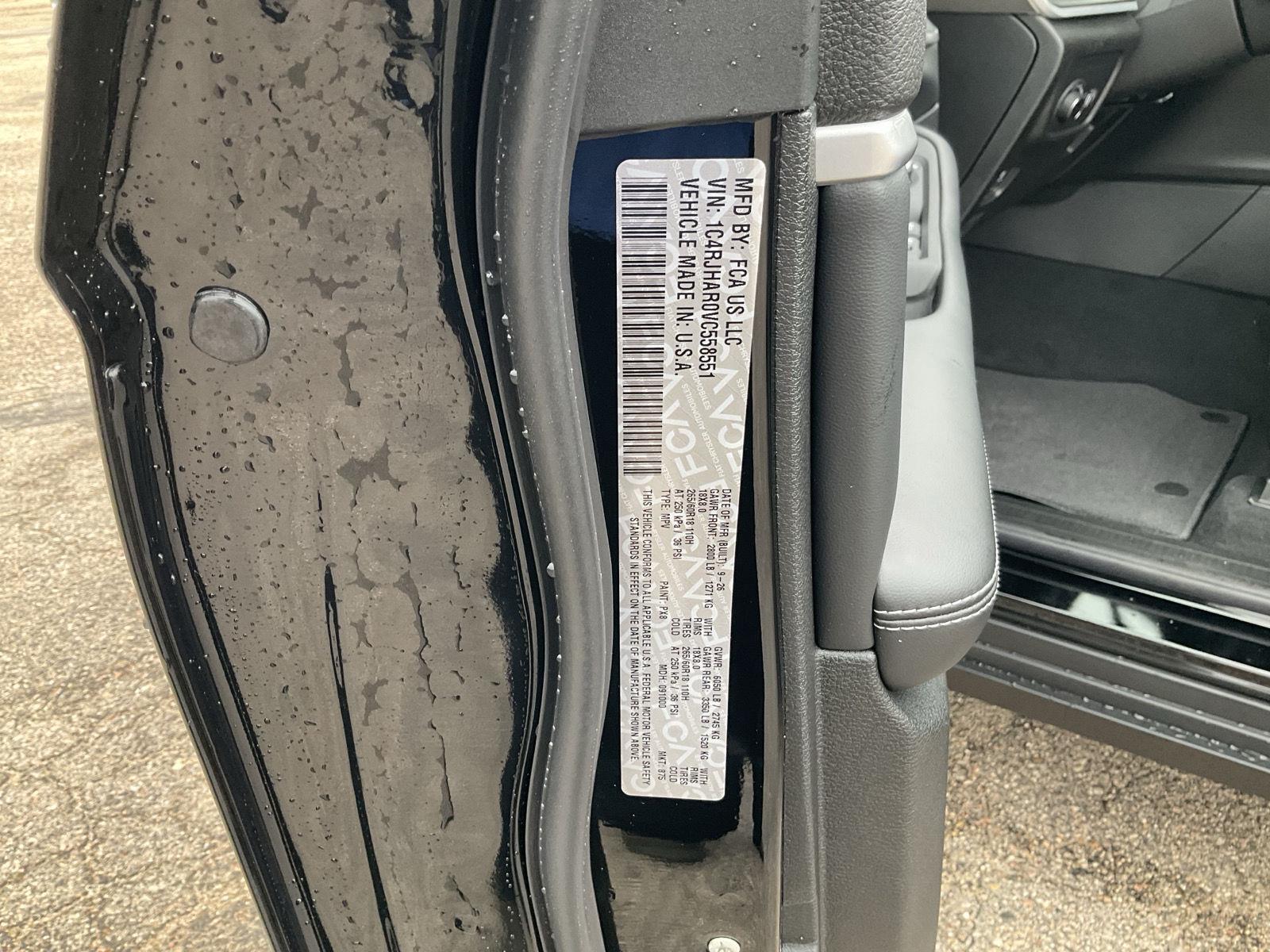 Vehicle photo 21