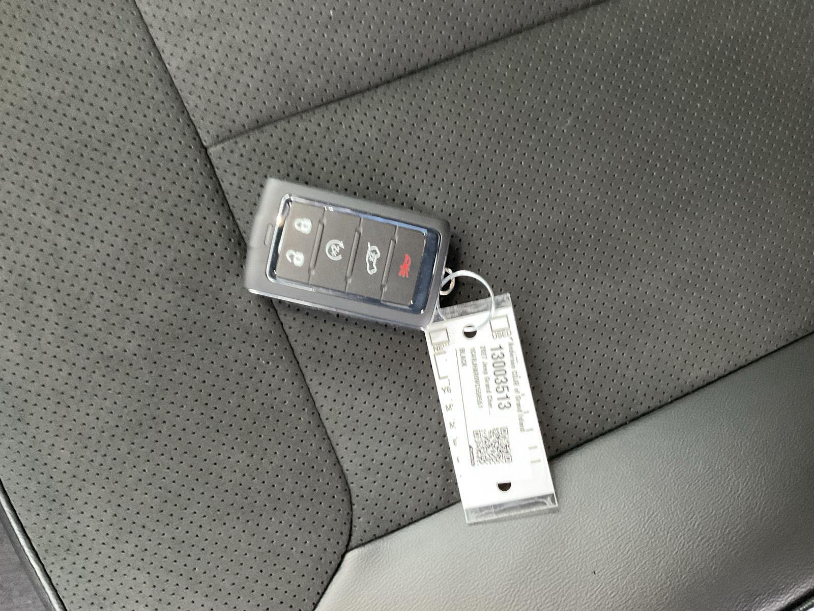 Vehicle photo 22