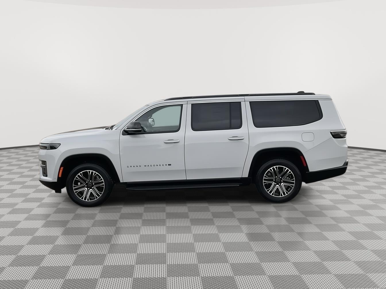 Vehicle photo 2