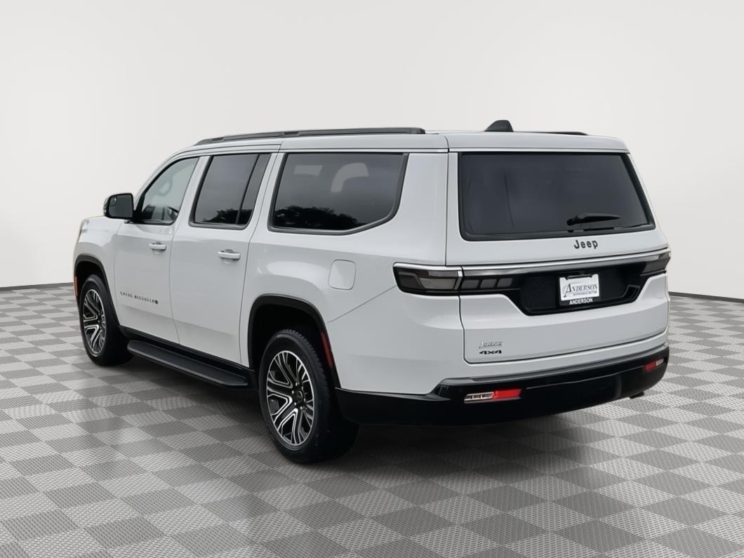 Vehicle photo 3
