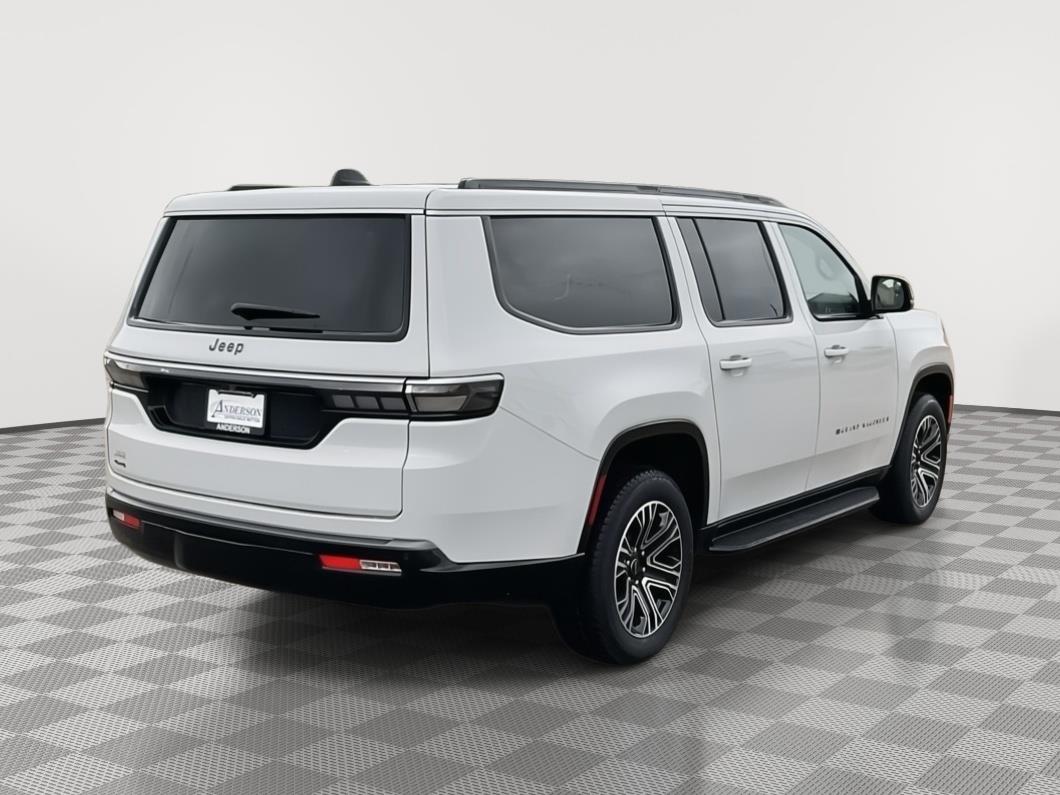 Vehicle photo 5