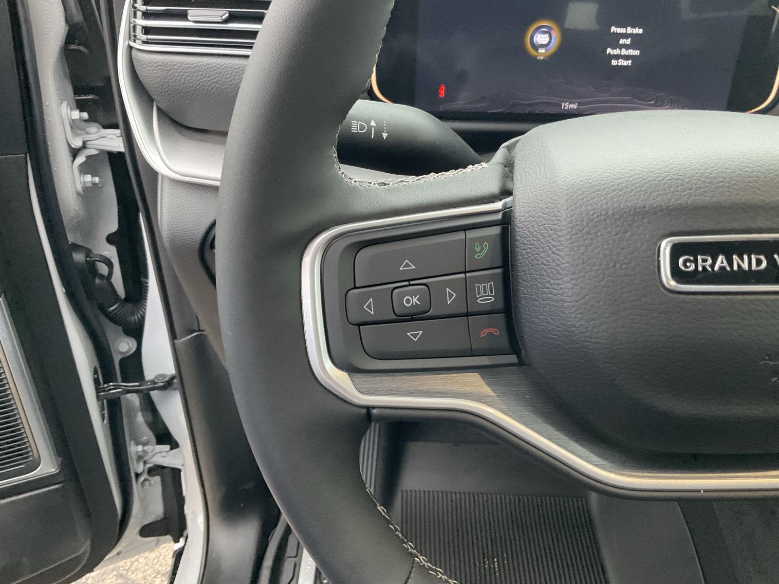 Vehicle photo 10