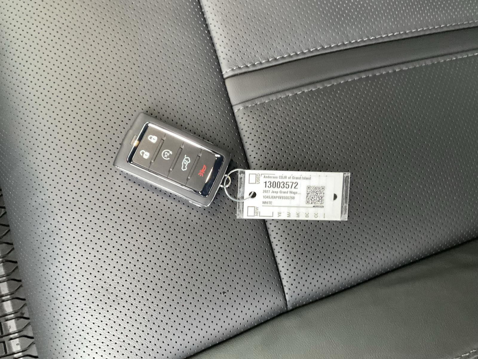 Vehicle photo 20