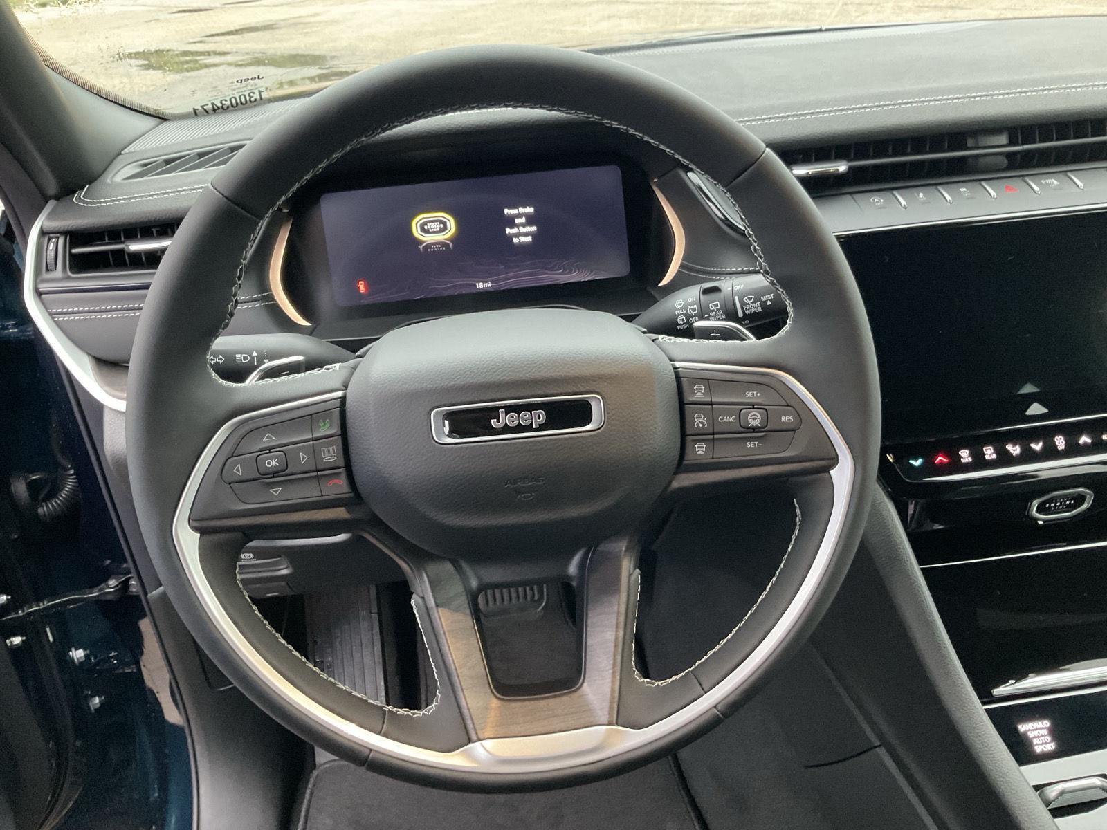 Vehicle photo 9