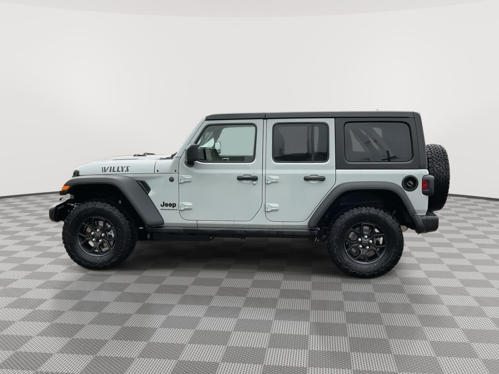 Vehicle photo 2