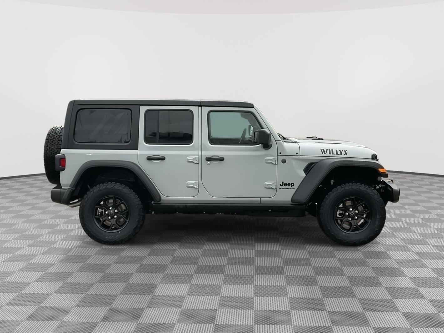 Vehicle photo 6