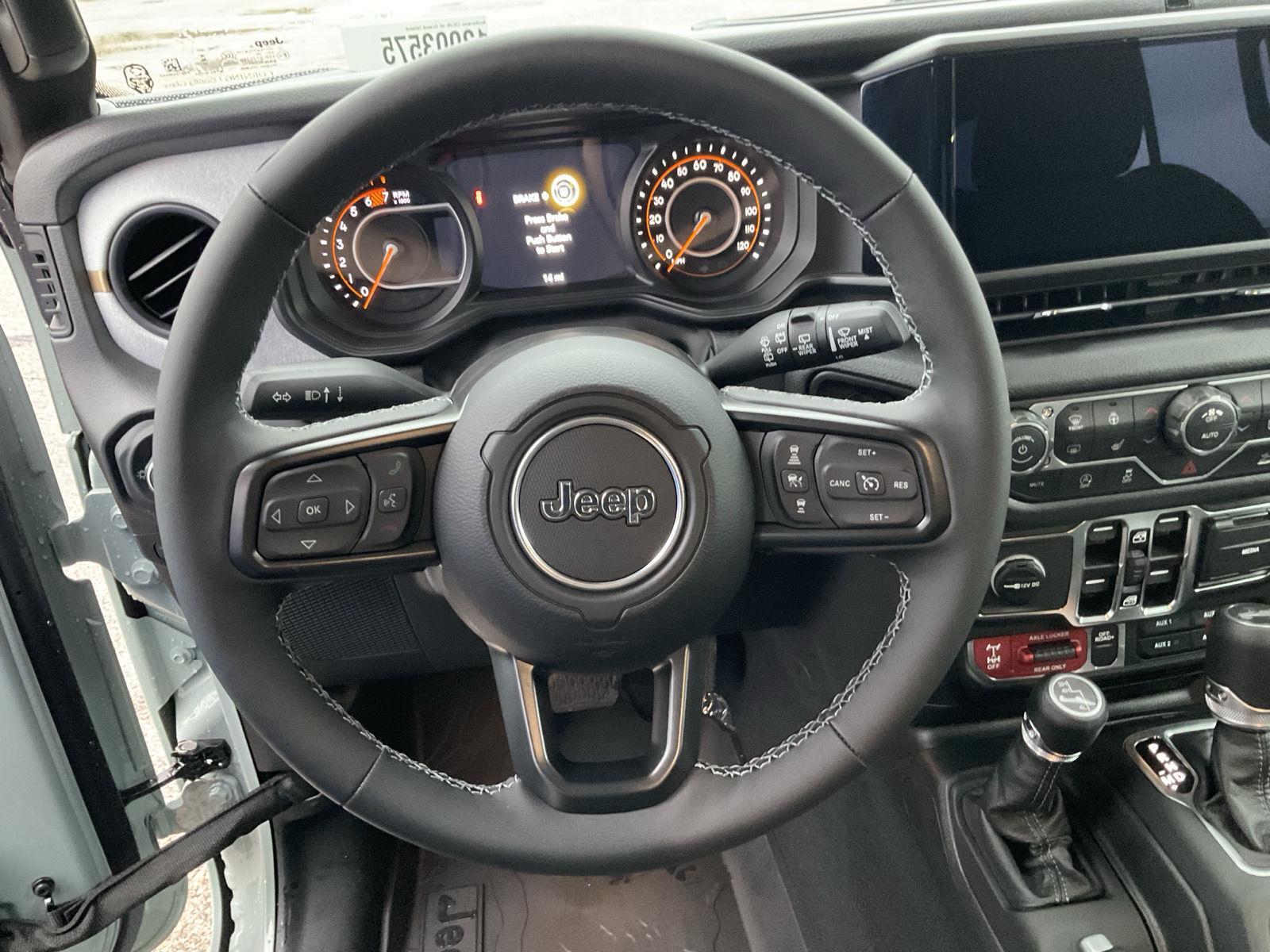 Vehicle photo 9