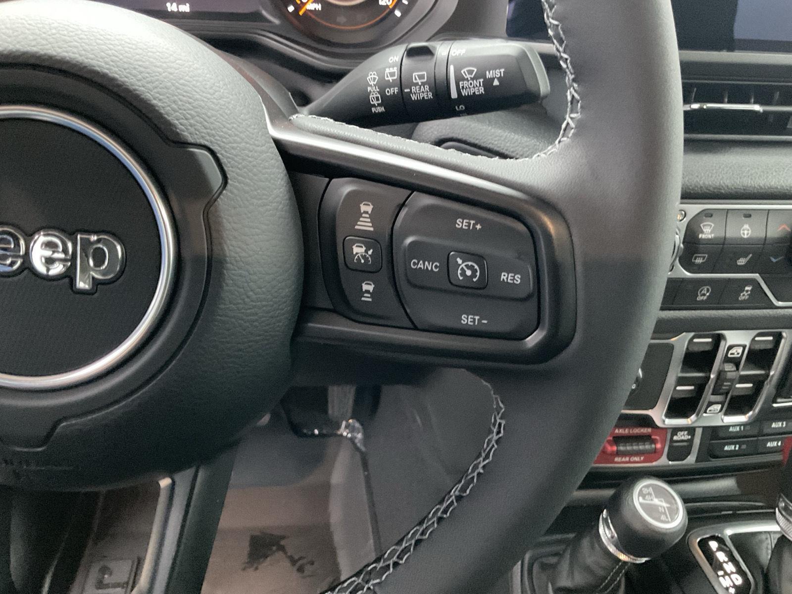 Vehicle photo 11