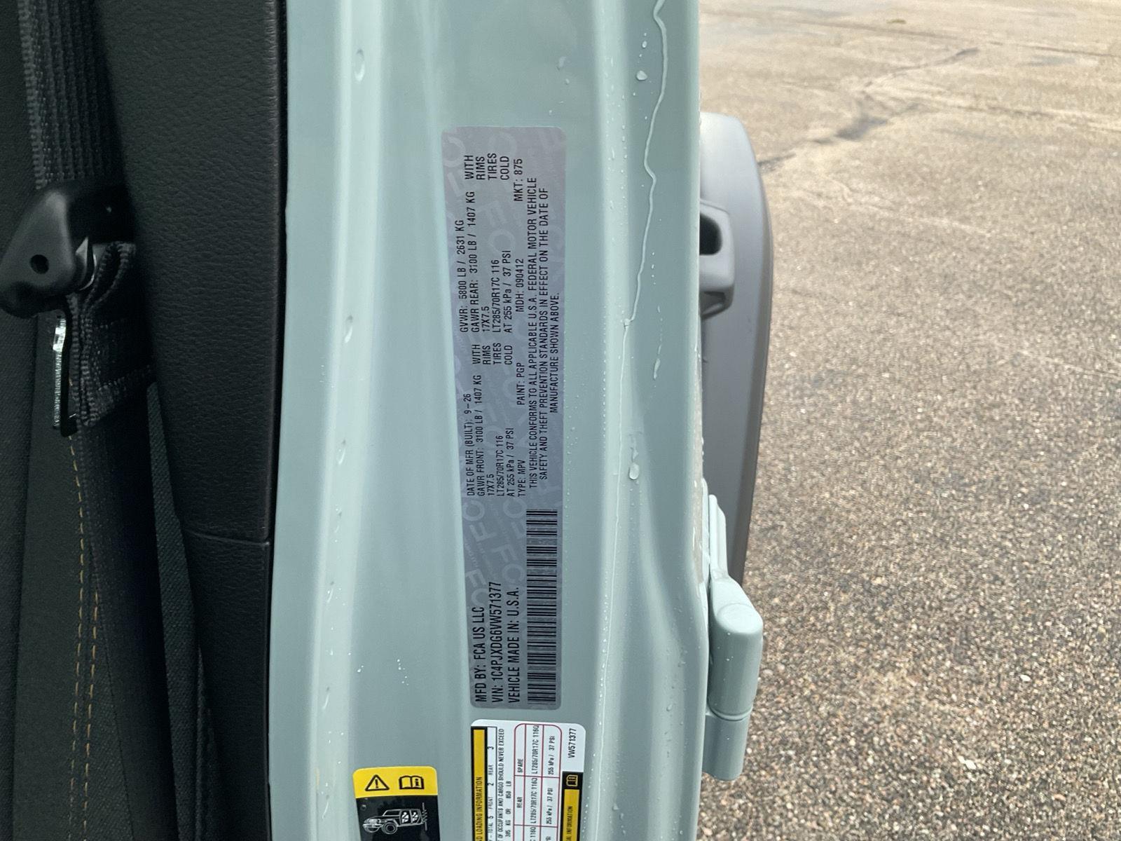 Vehicle photo 21