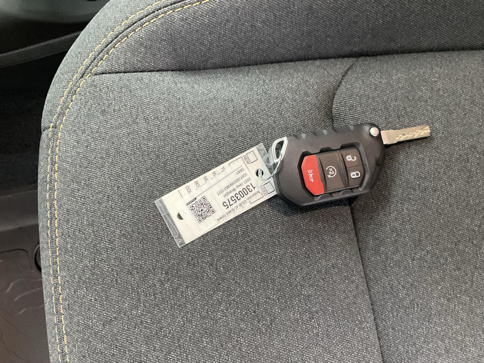 Vehicle photo 22