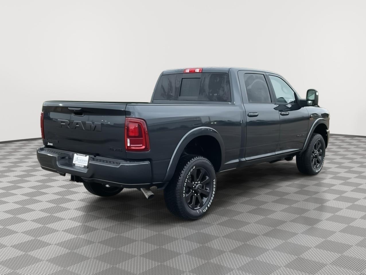 Vehicle photo 5
