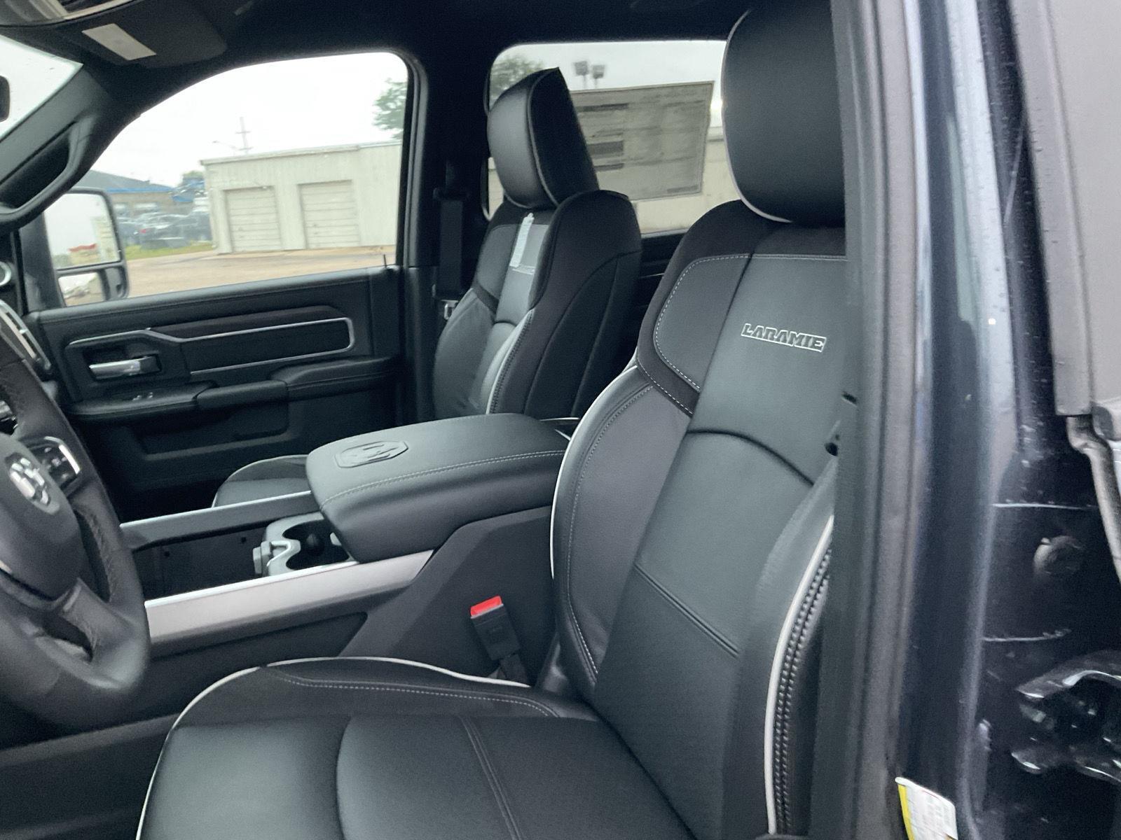 Vehicle photo 15