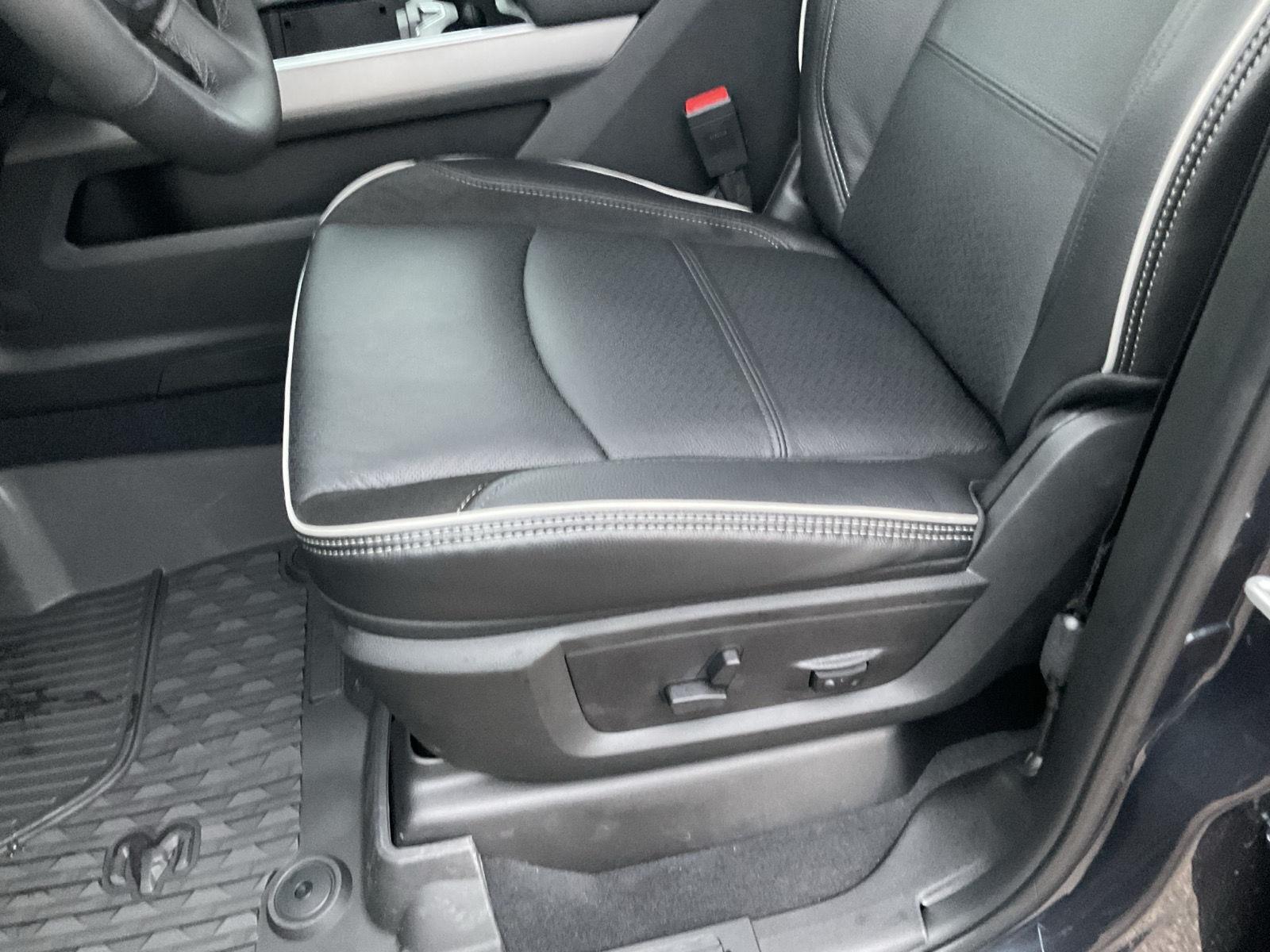 Vehicle photo 16