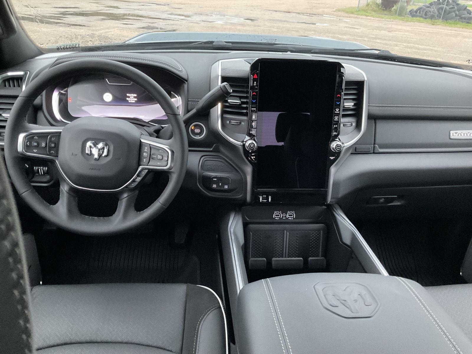 Vehicle photo 18