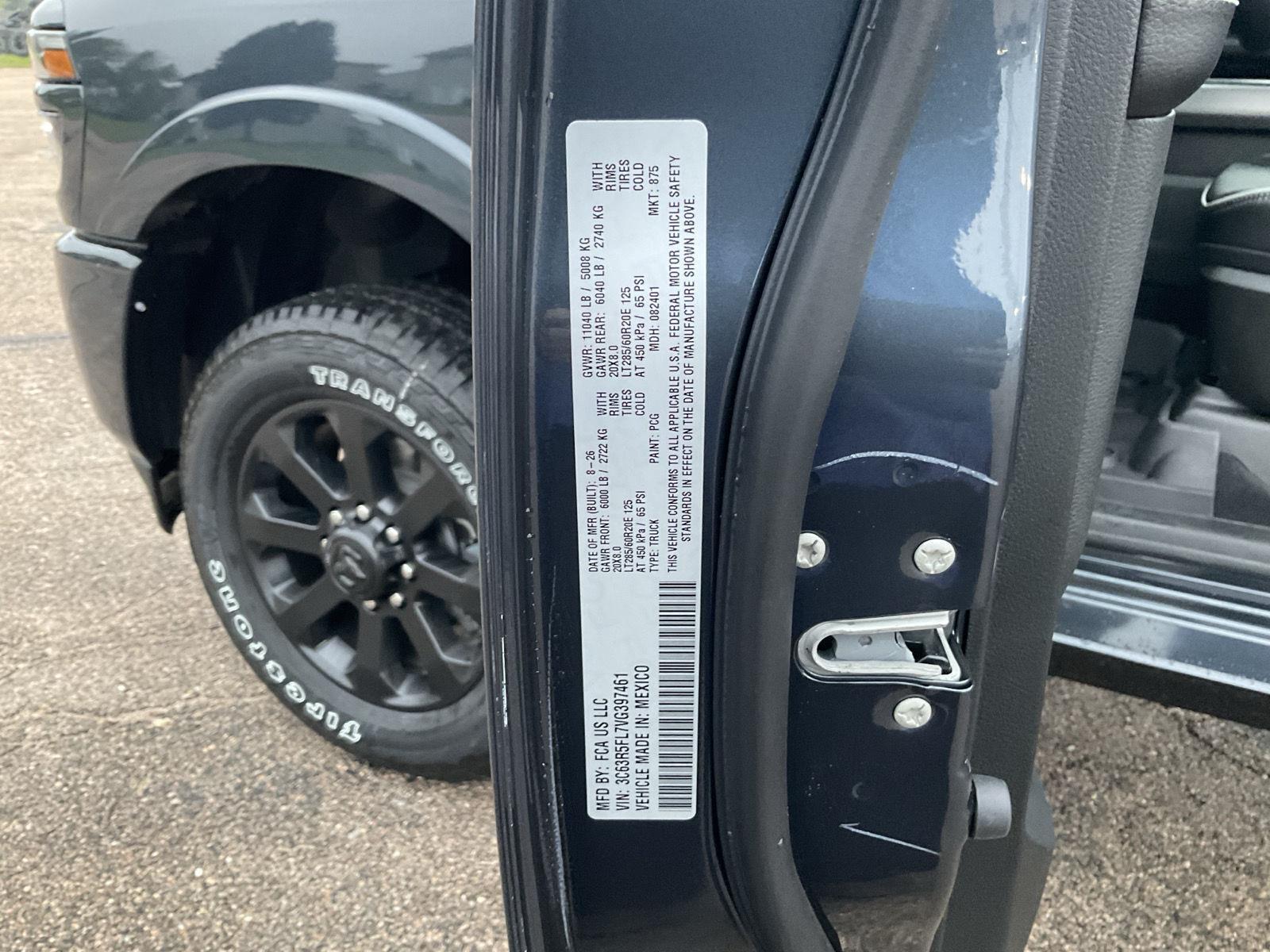 Vehicle photo 21
