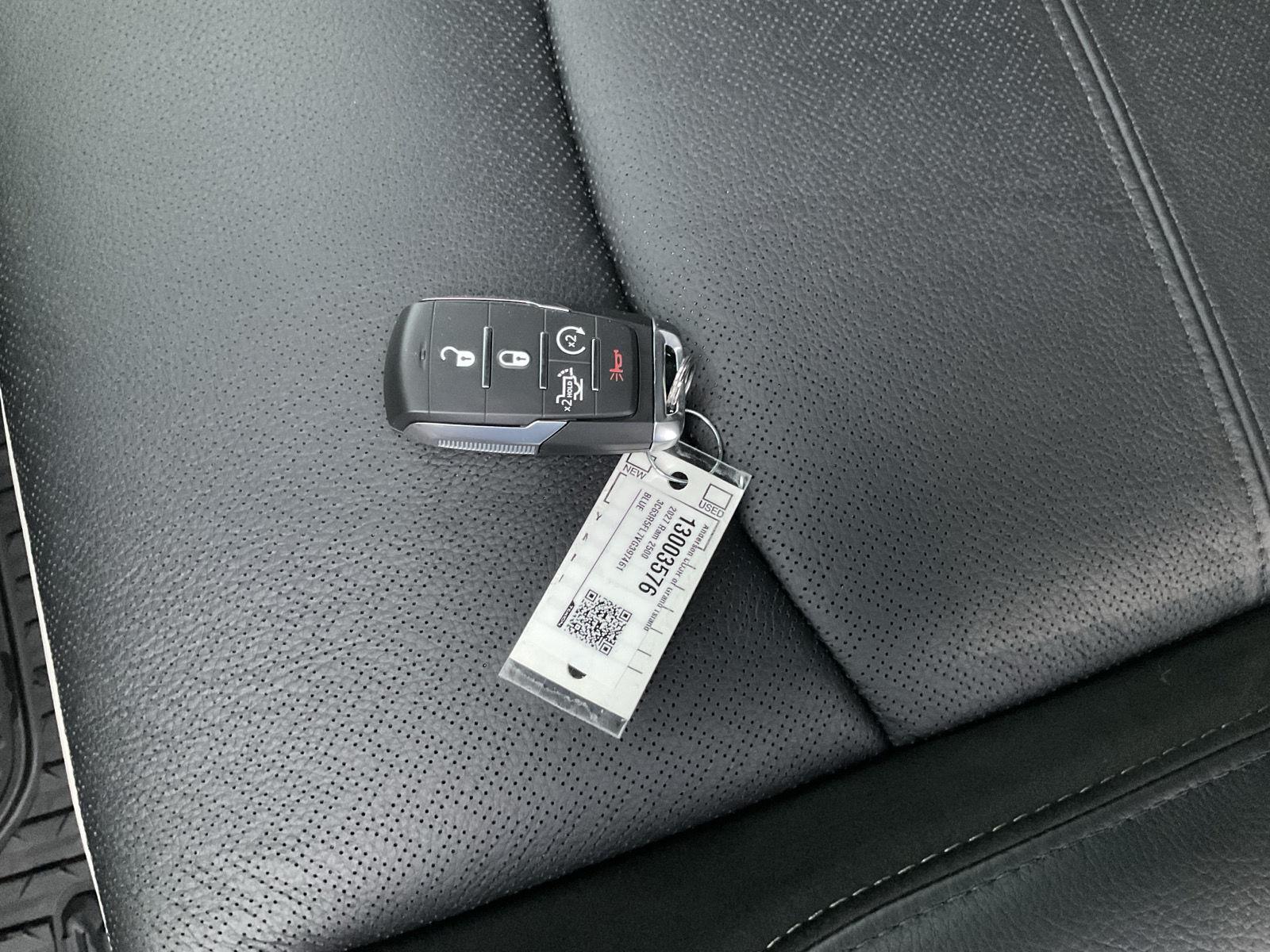Vehicle photo 22