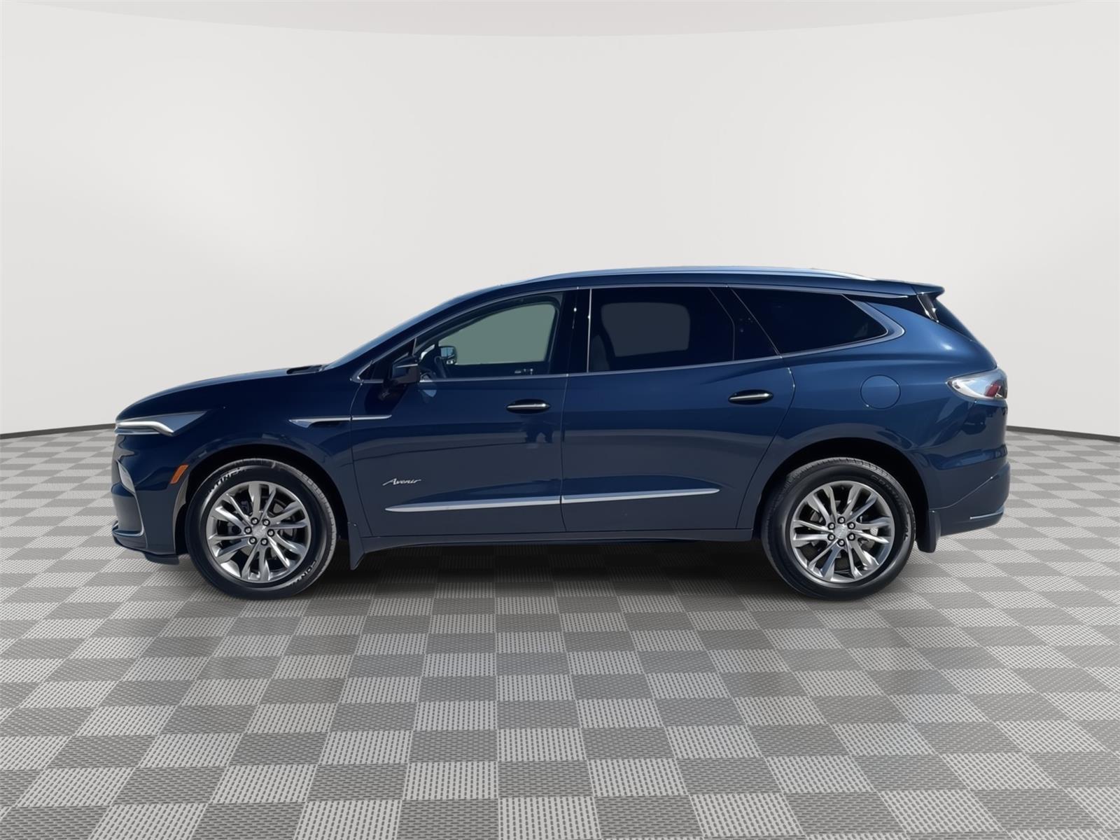 Vehicle photo 2