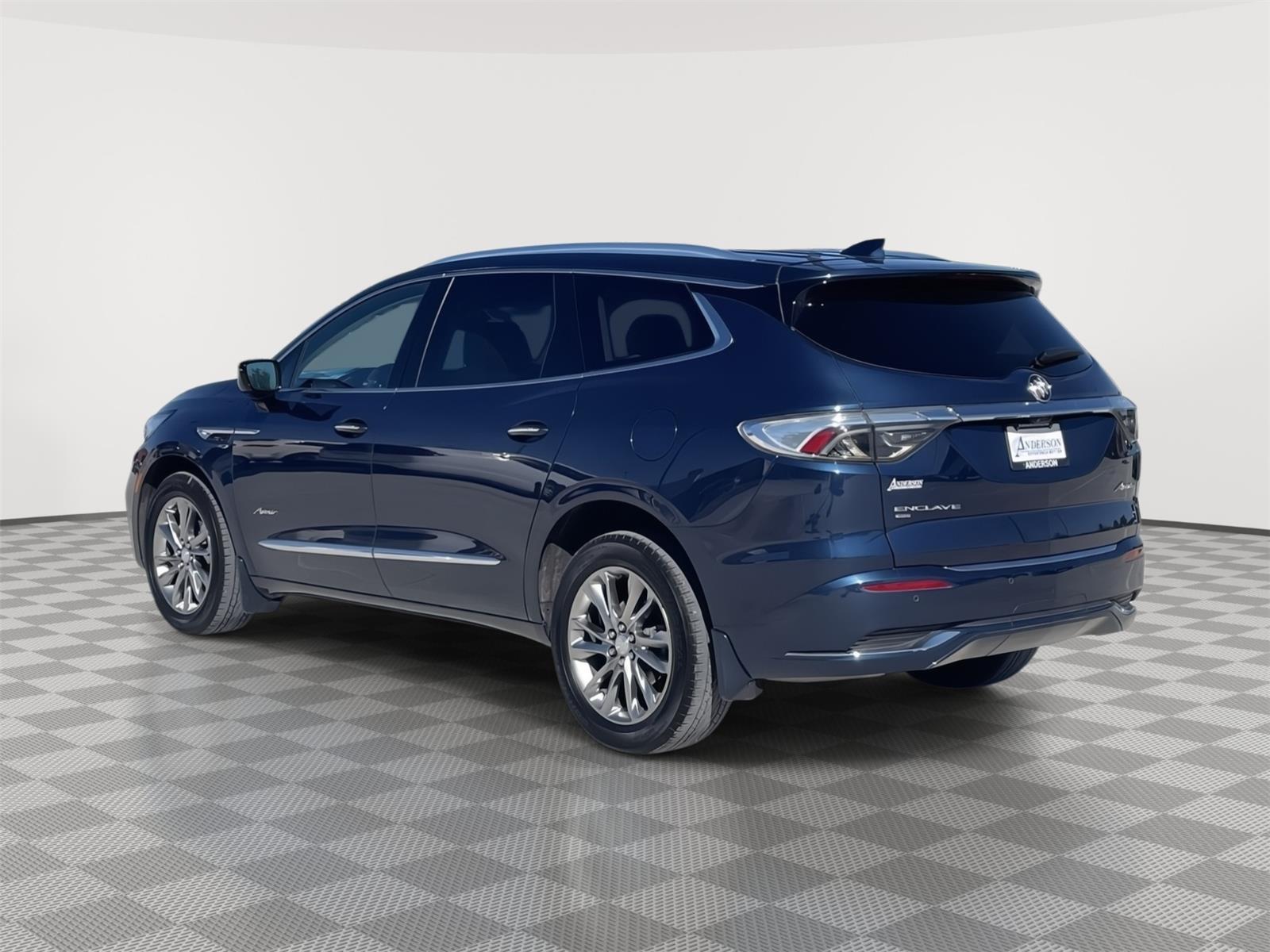 Vehicle photo 4