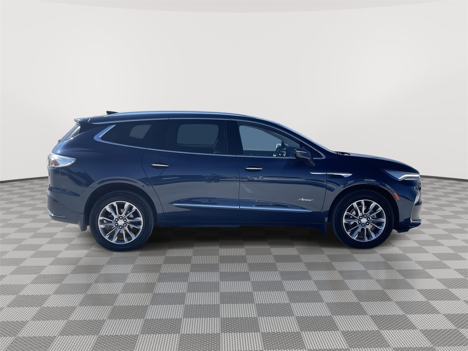 Vehicle photo 7