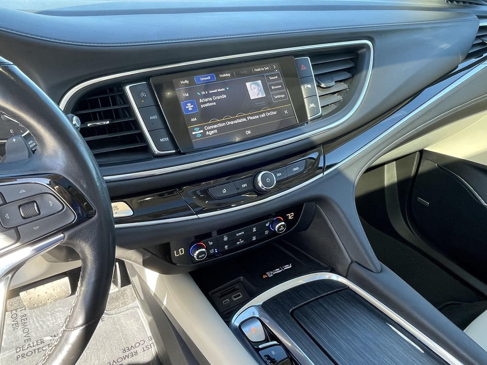 Vehicle photo 13