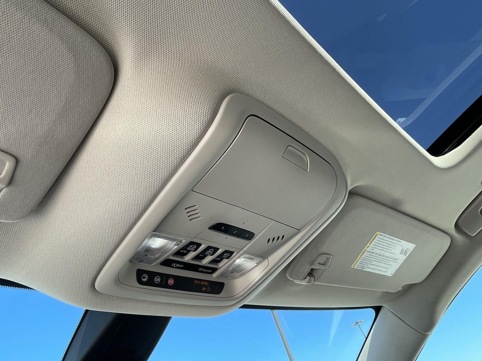Vehicle photo 15