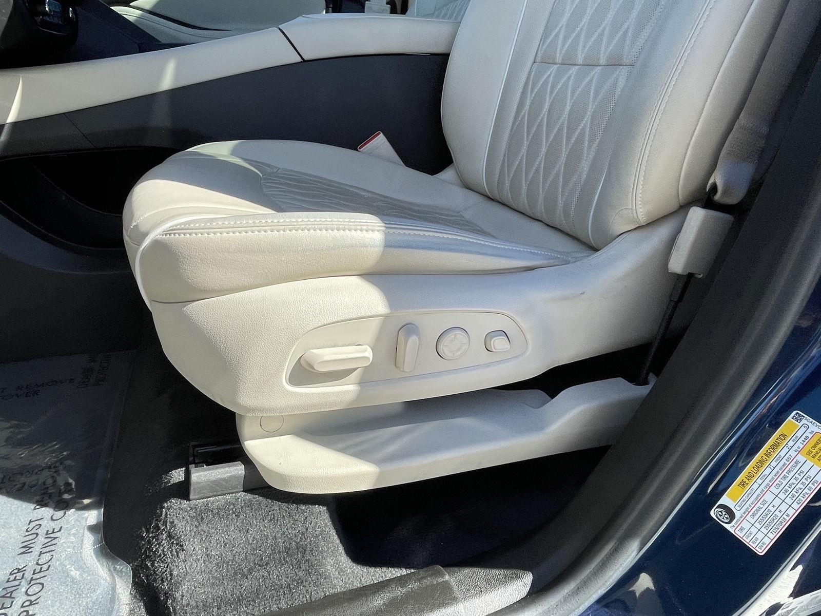 Vehicle photo 16