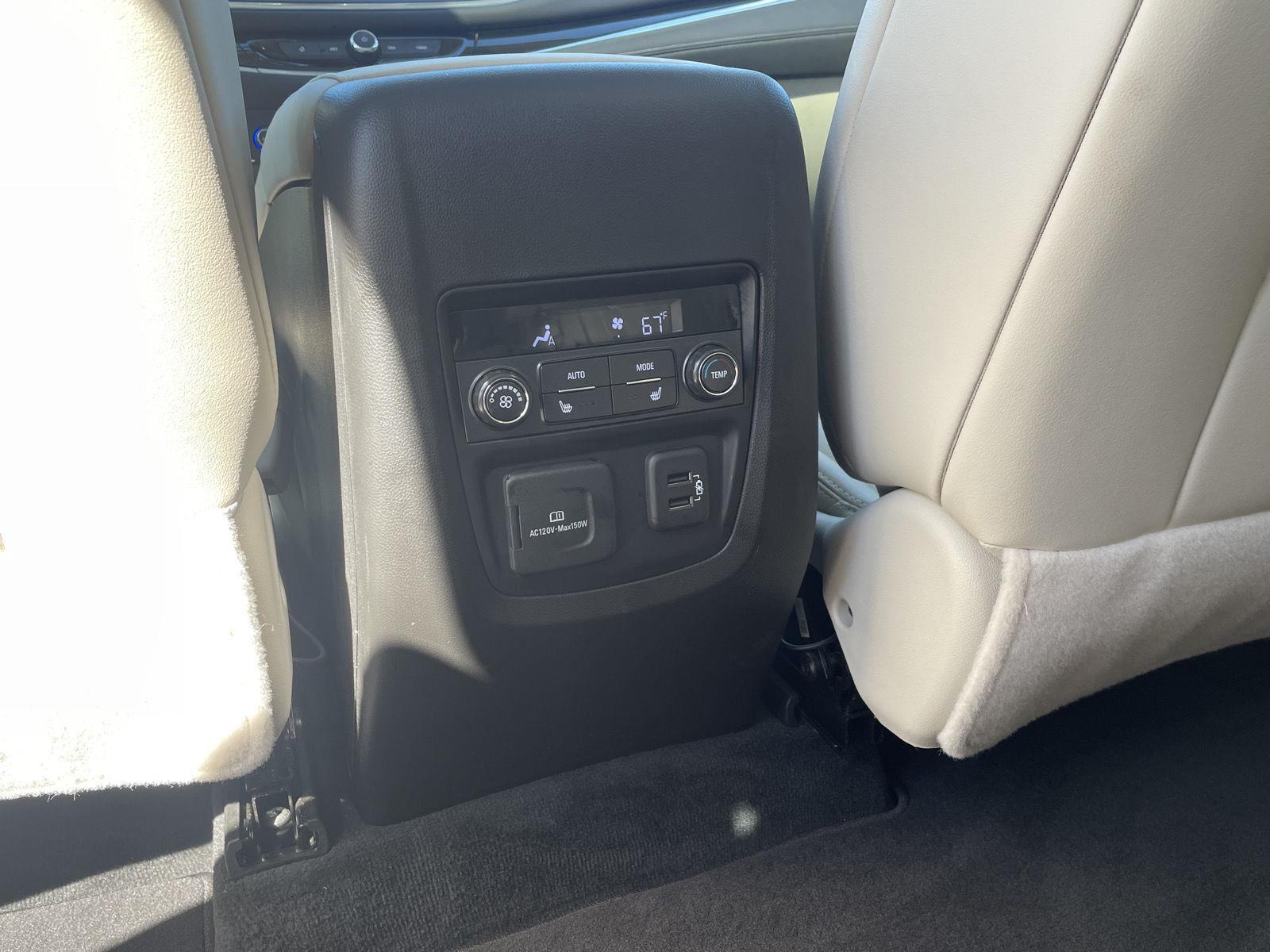 Vehicle photo 17