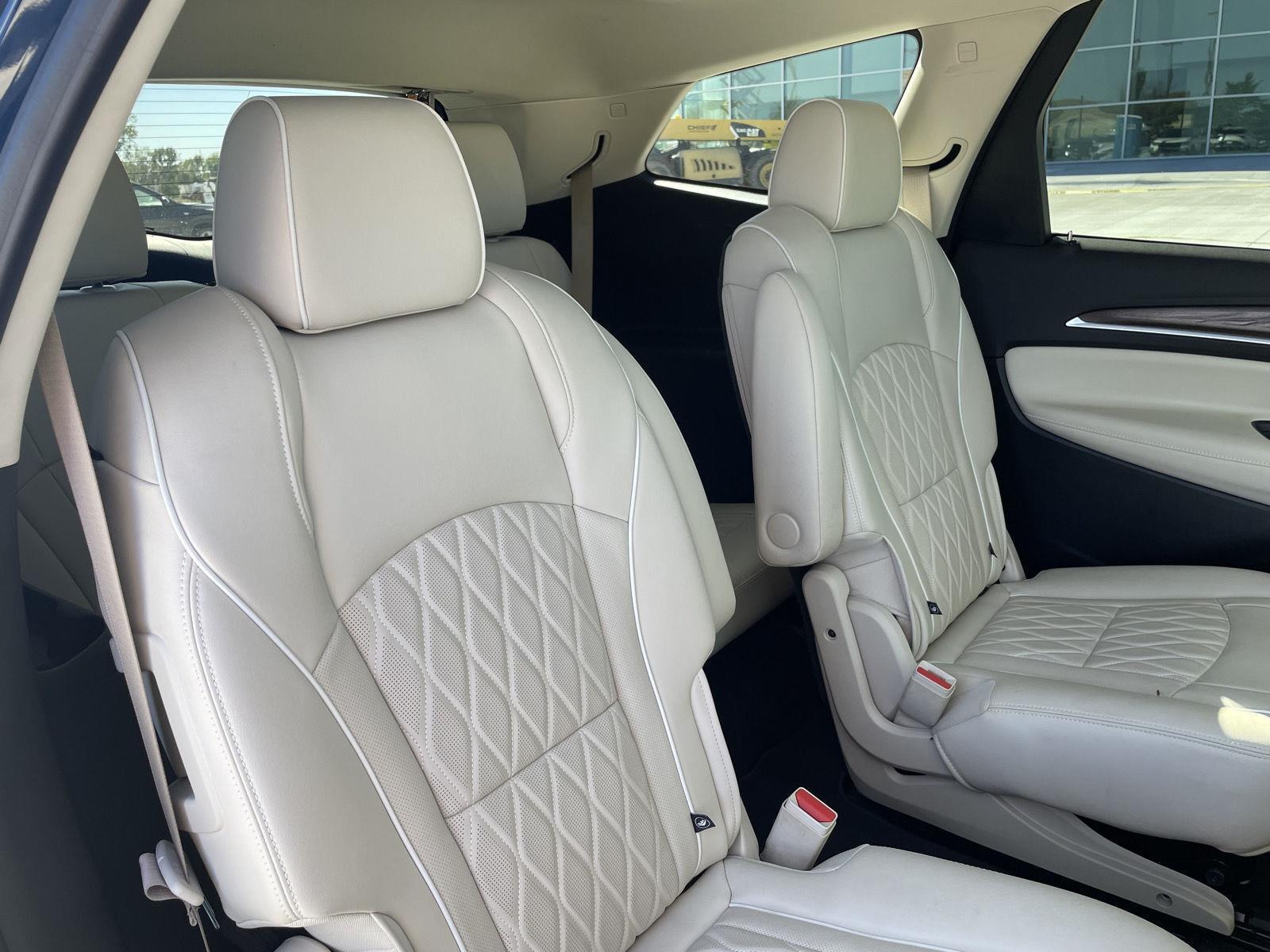 Vehicle photo 20