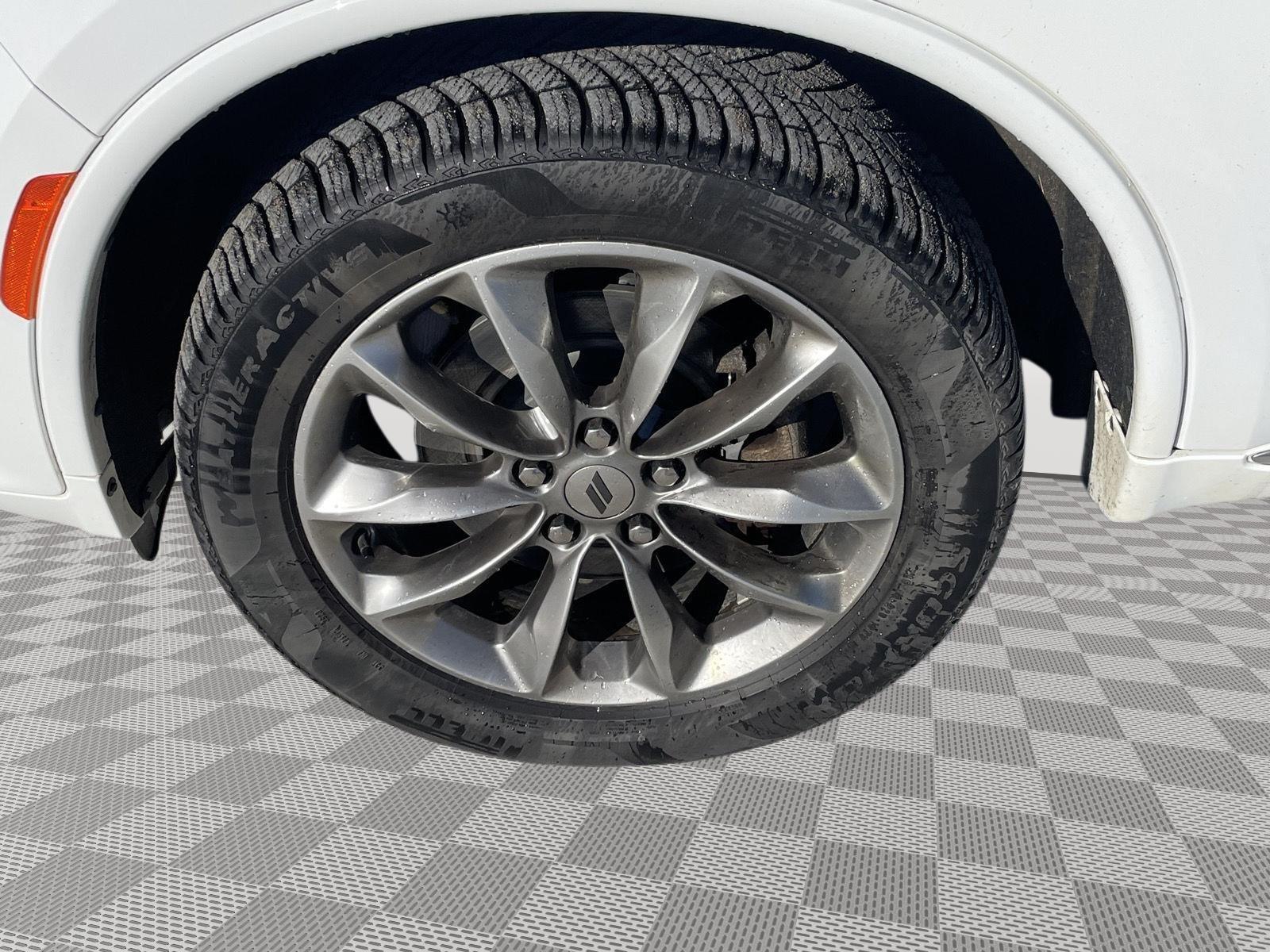 Vehicle photo 10