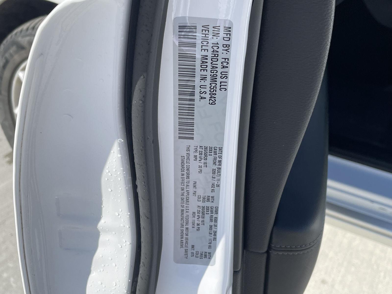 Vehicle photo 11