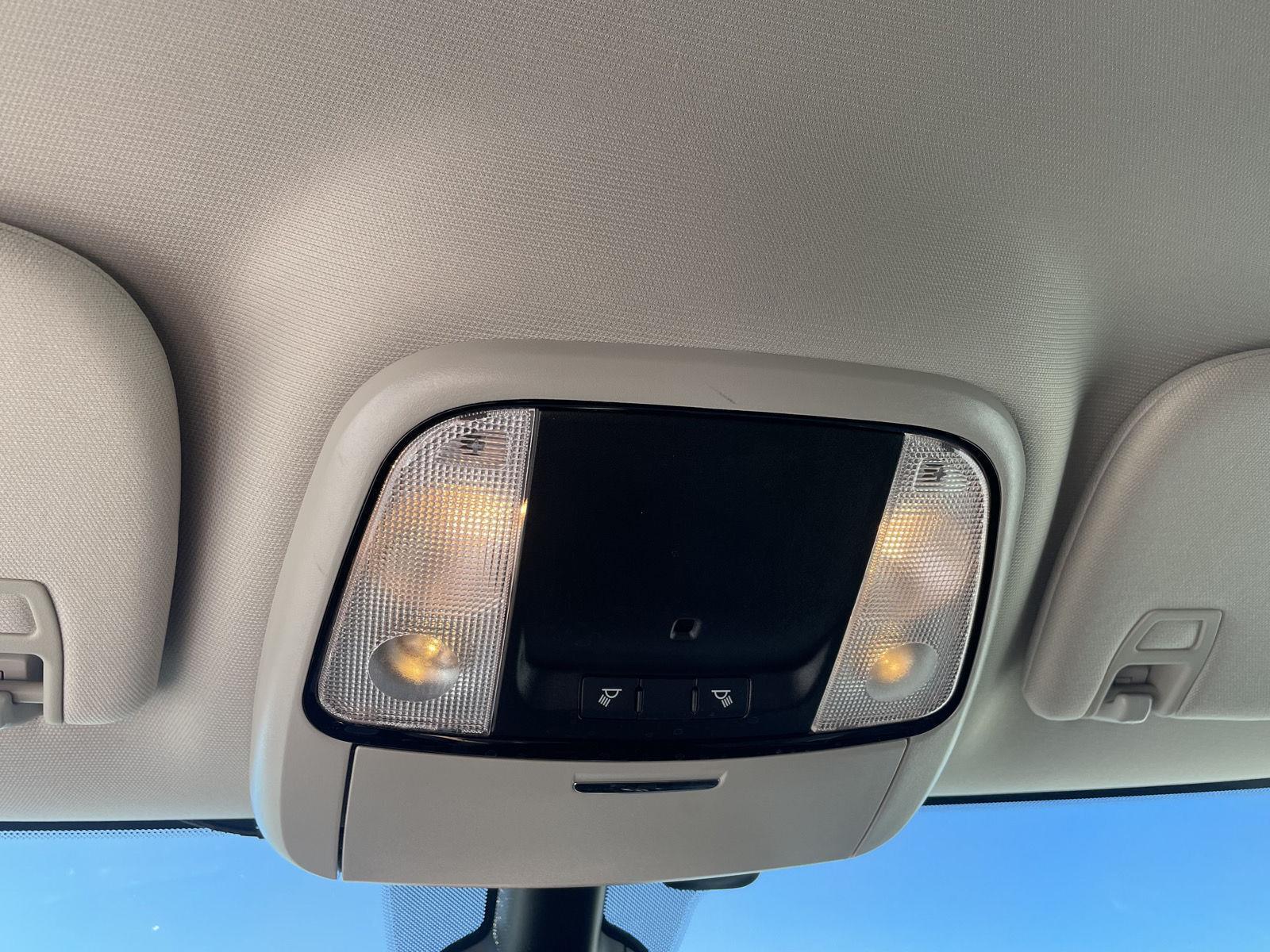 Vehicle photo 16