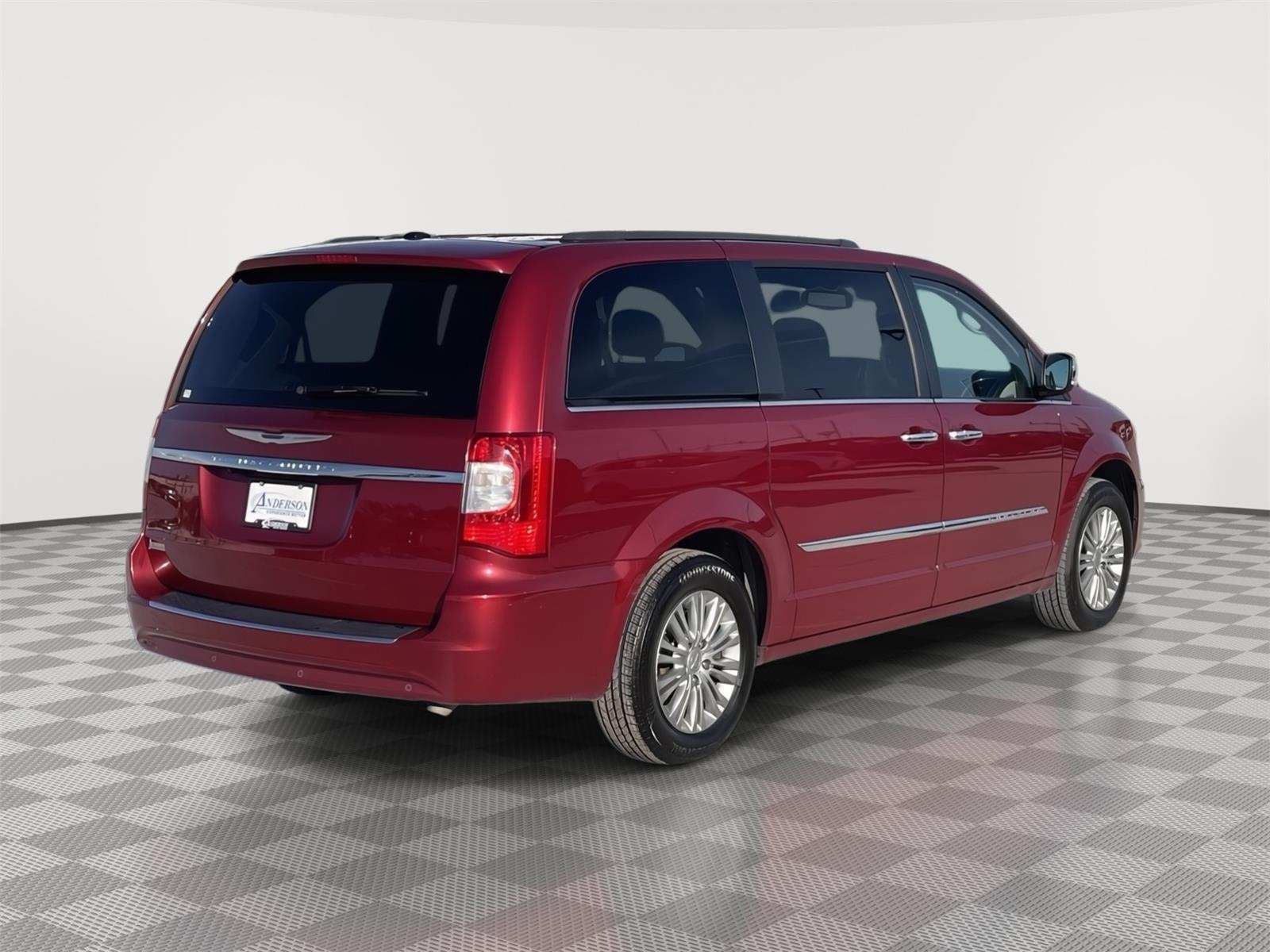 Vehicle photo 6