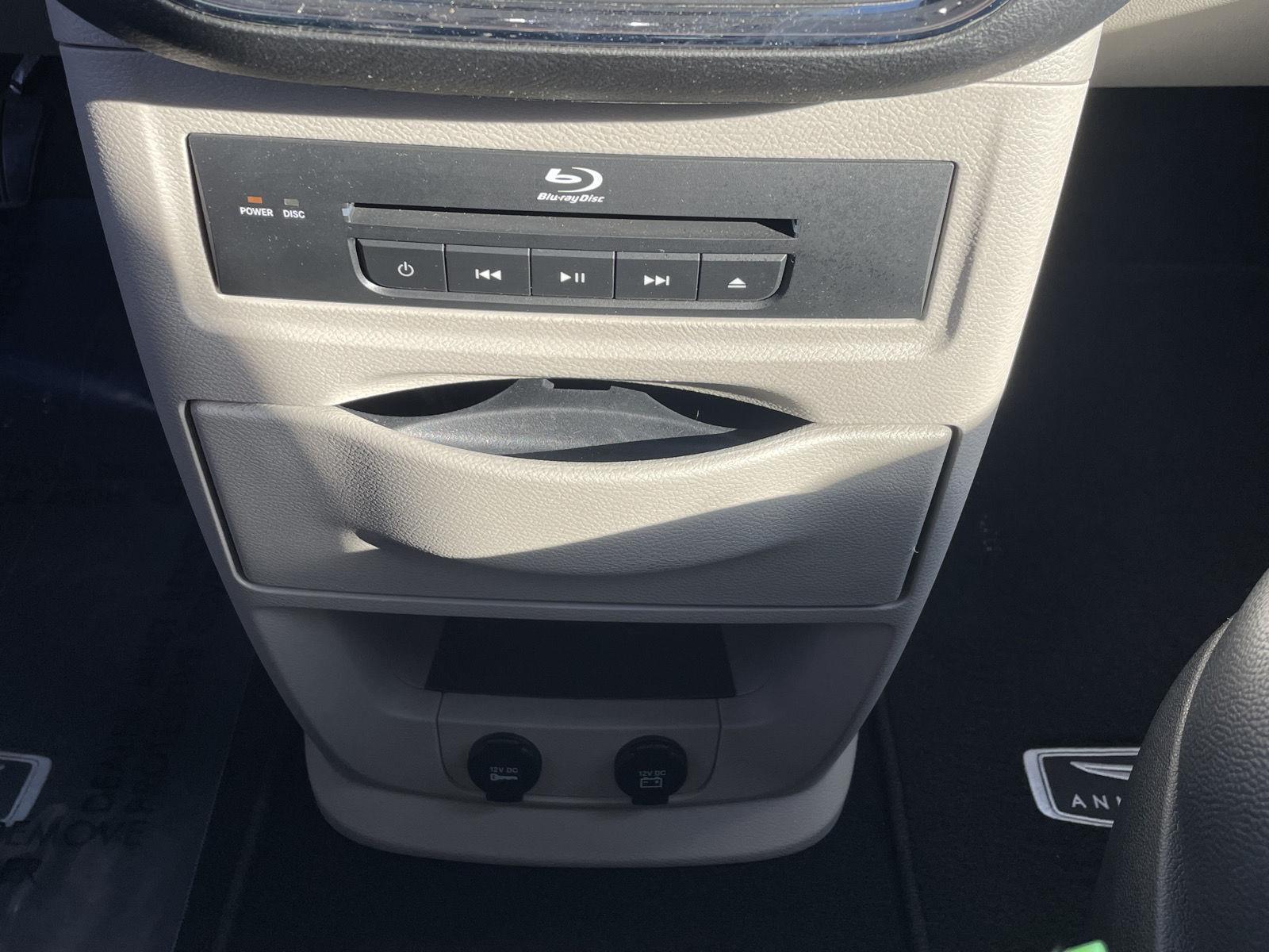 Vehicle photo 15