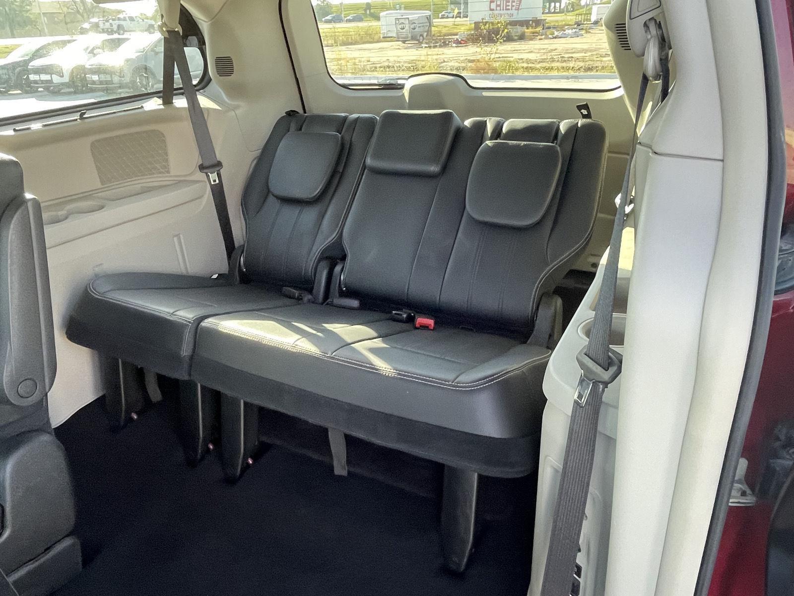 Vehicle photo 21