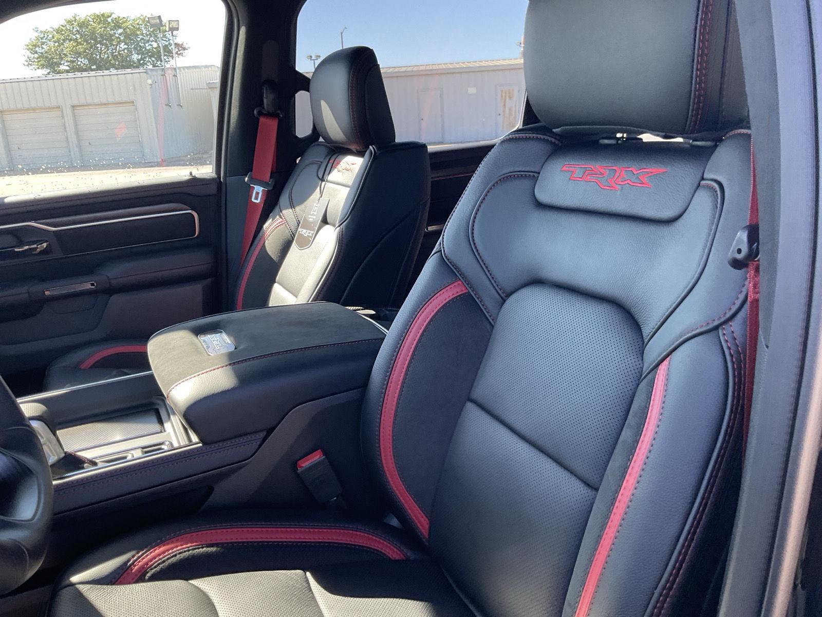 Vehicle photo 15