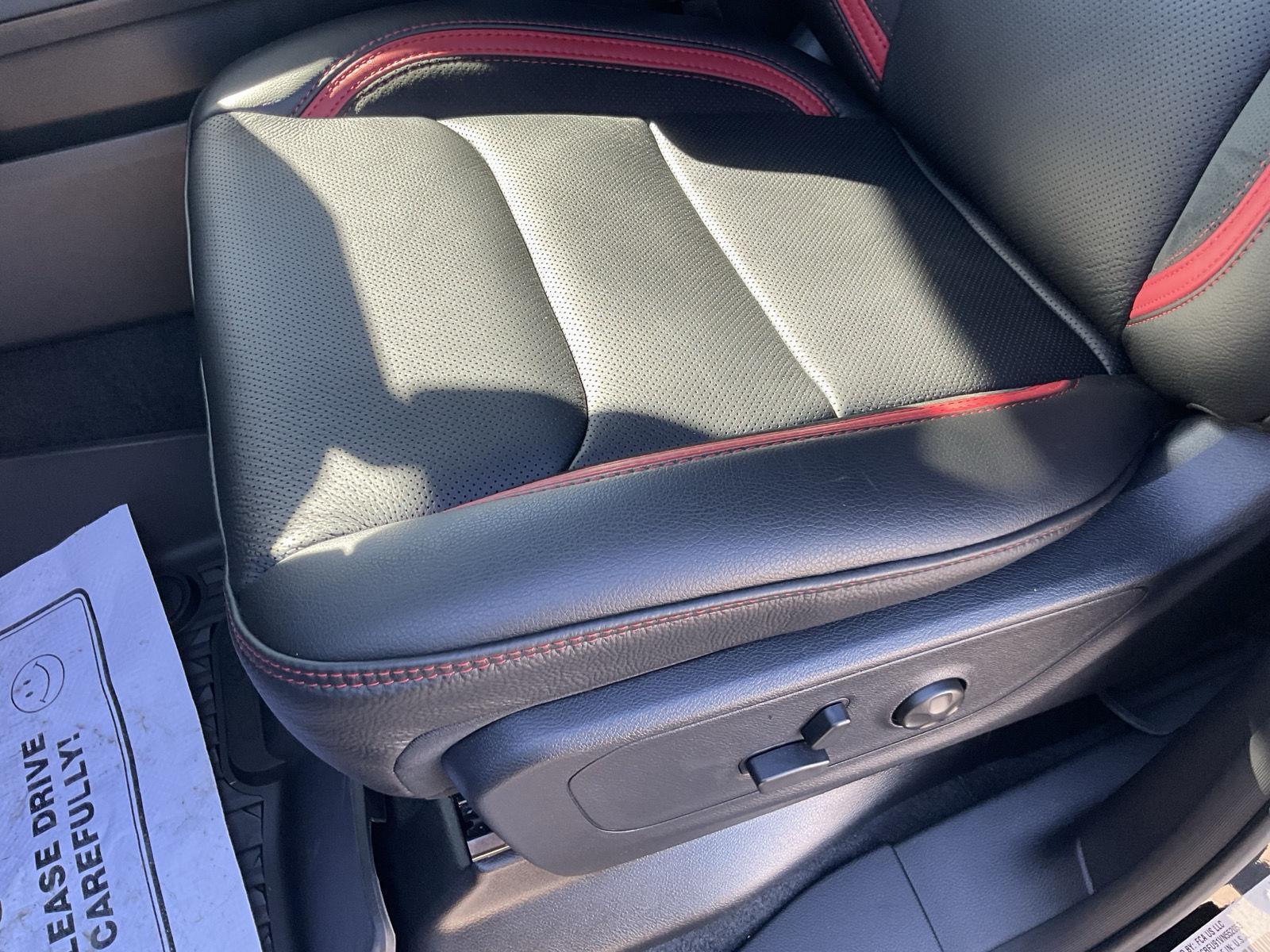 Vehicle photo 16