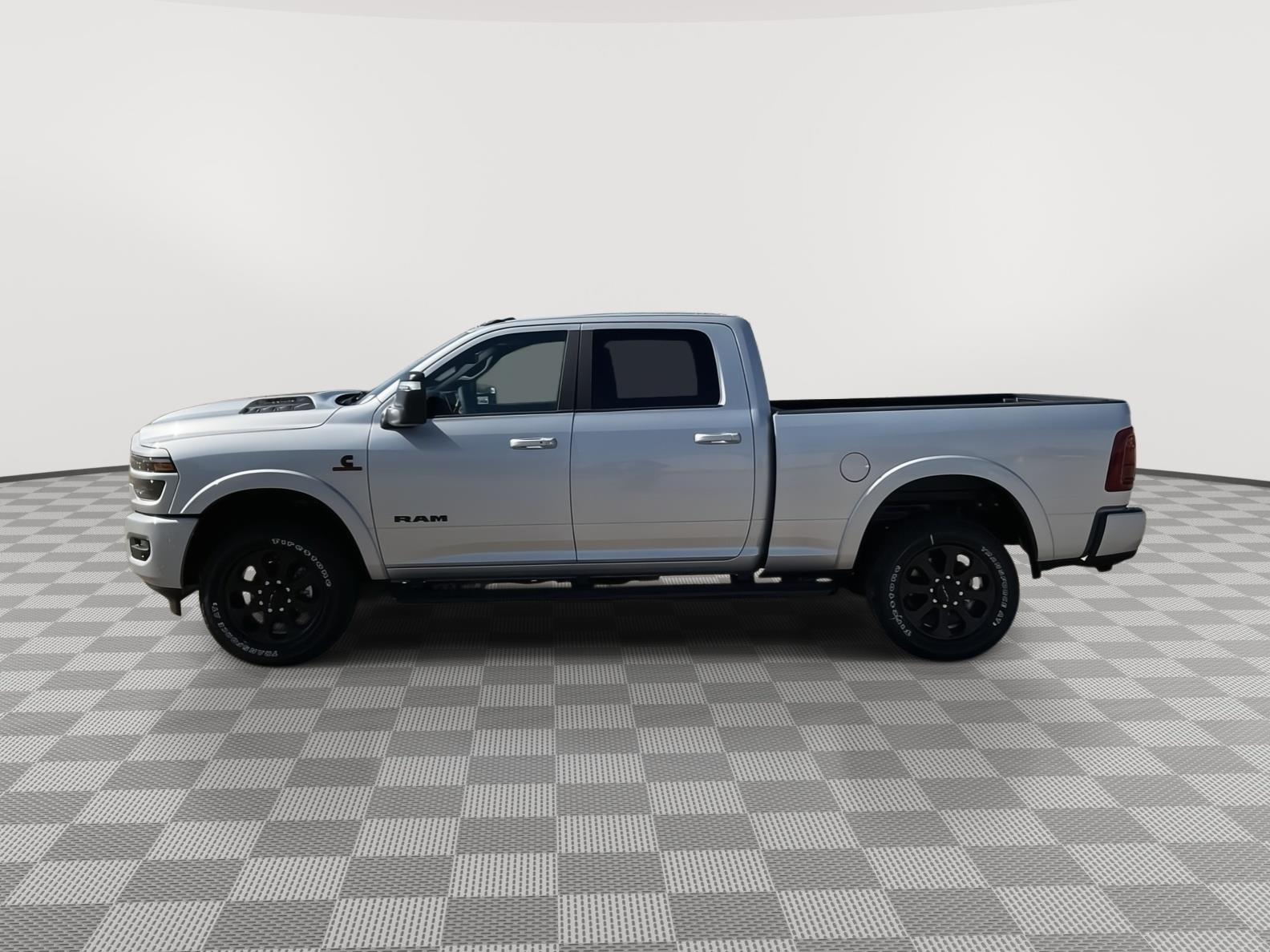 Vehicle photo 2