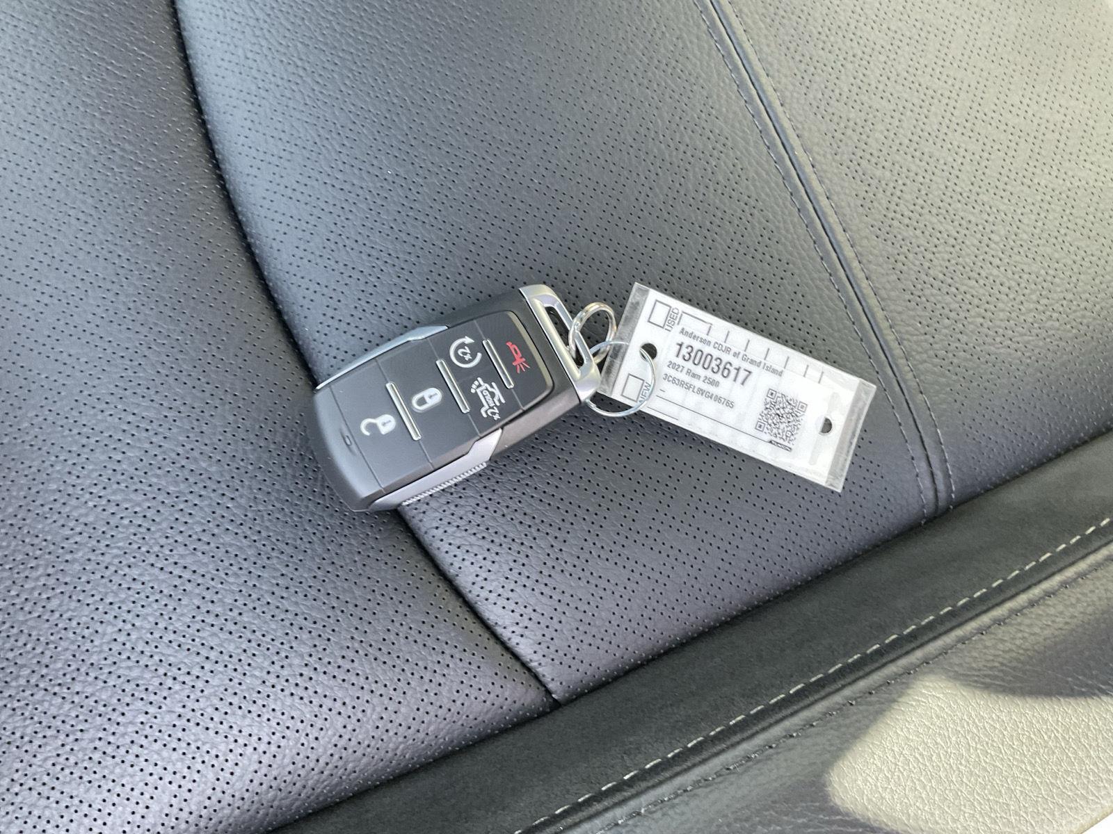 Vehicle photo 20