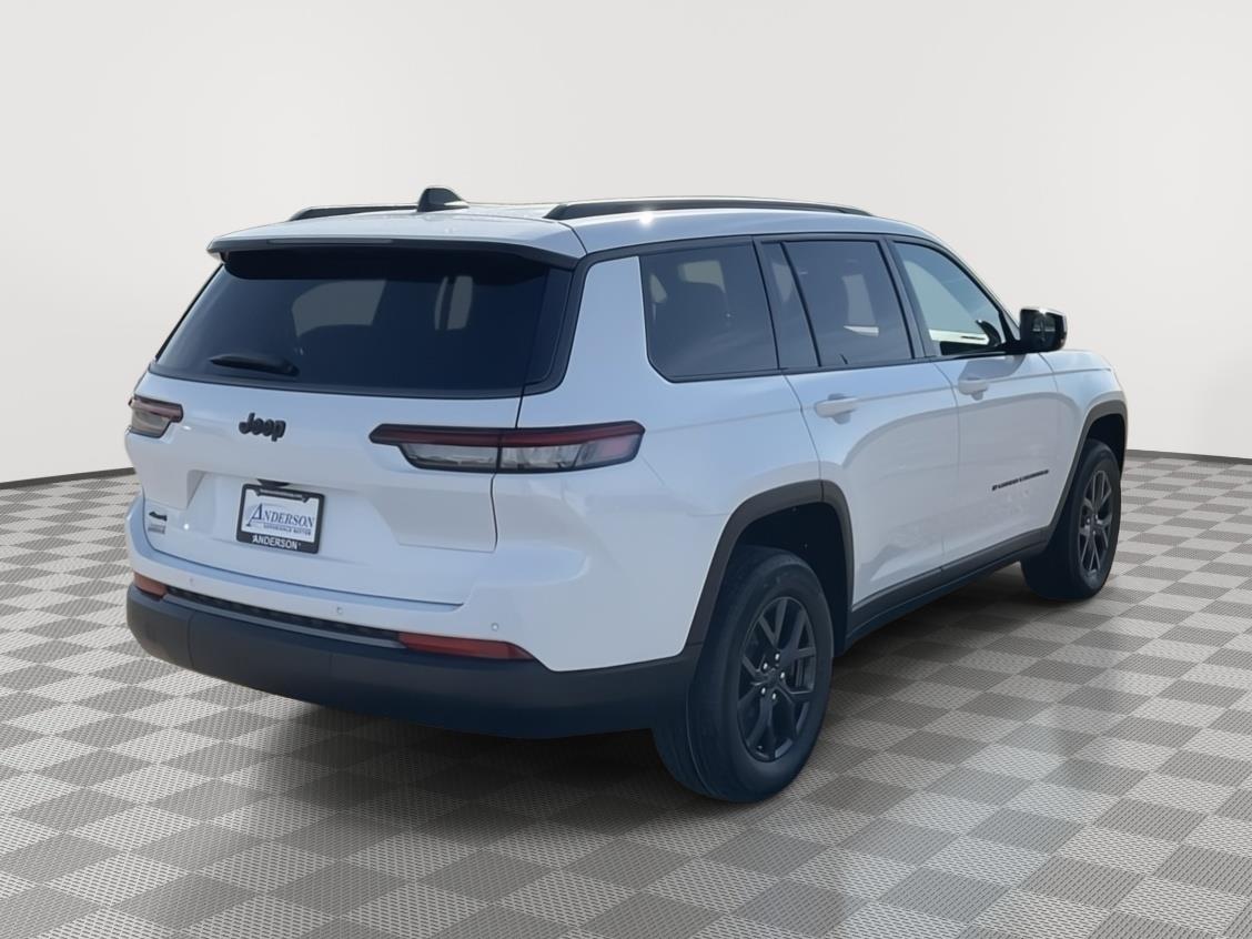 Vehicle photo 5