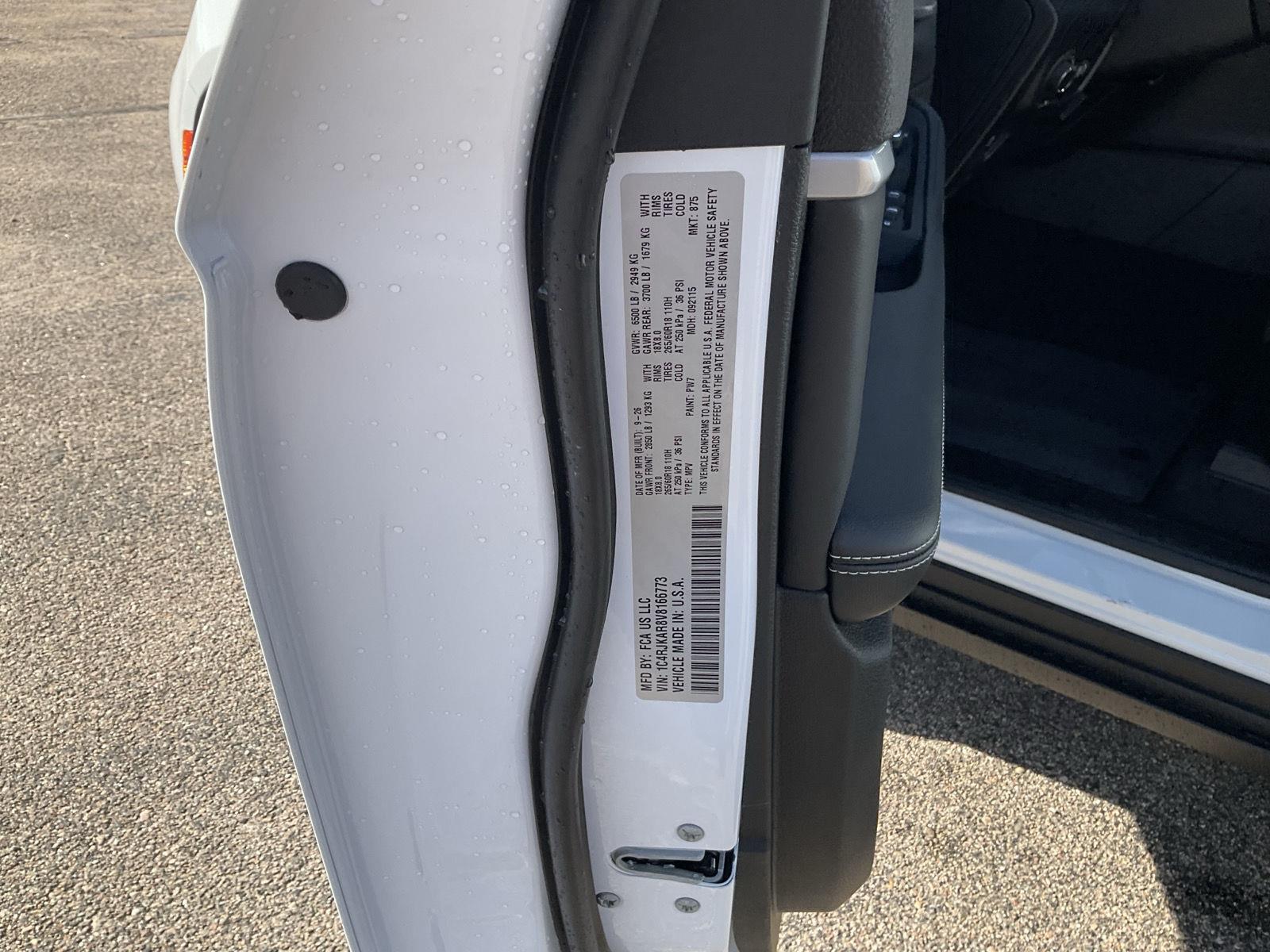 Vehicle photo 21
