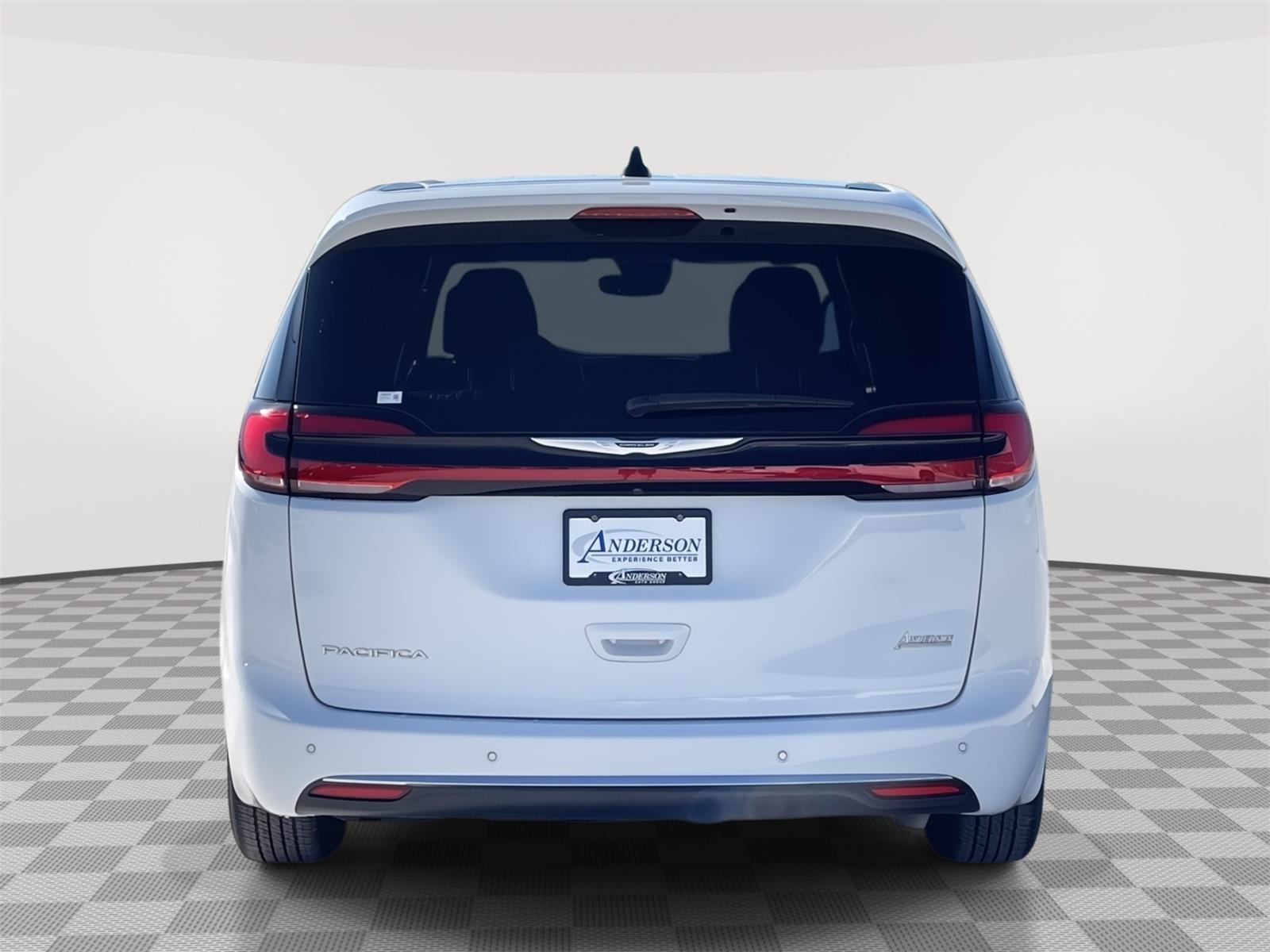 Vehicle photo 5