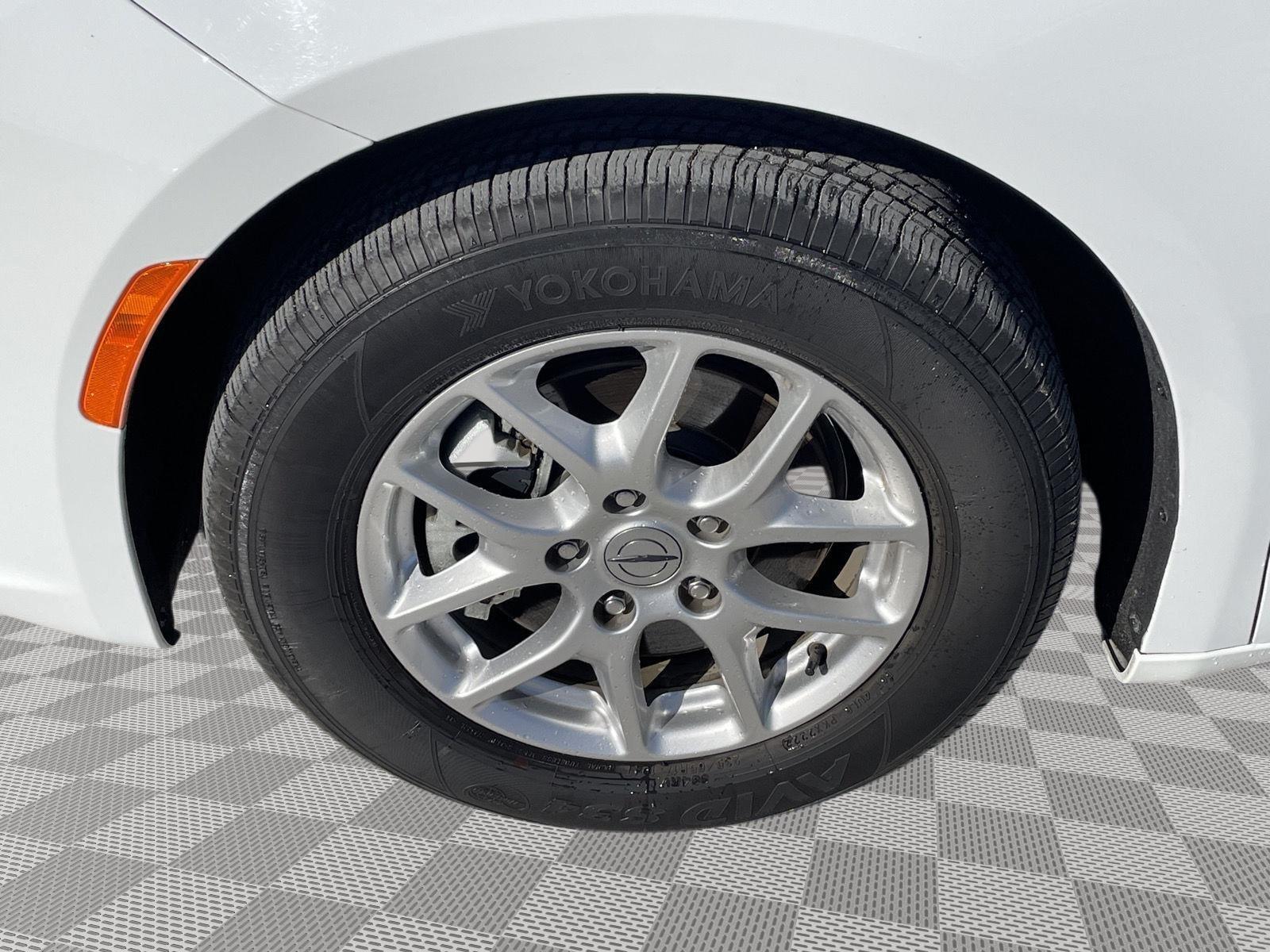 Vehicle photo 10