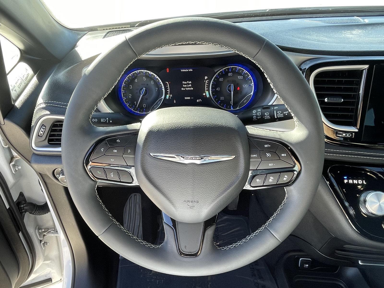 Vehicle photo 13