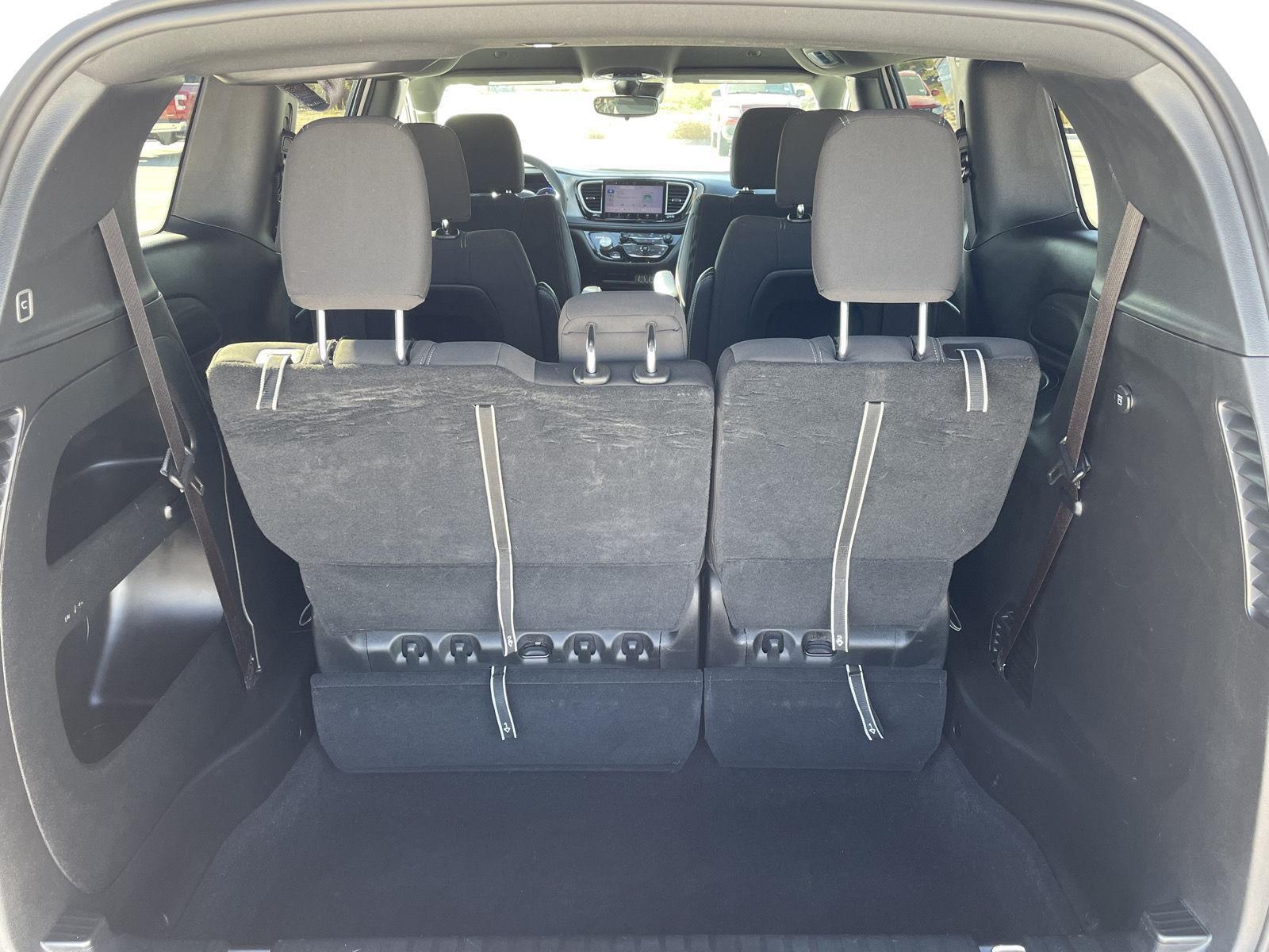 Vehicle photo 18